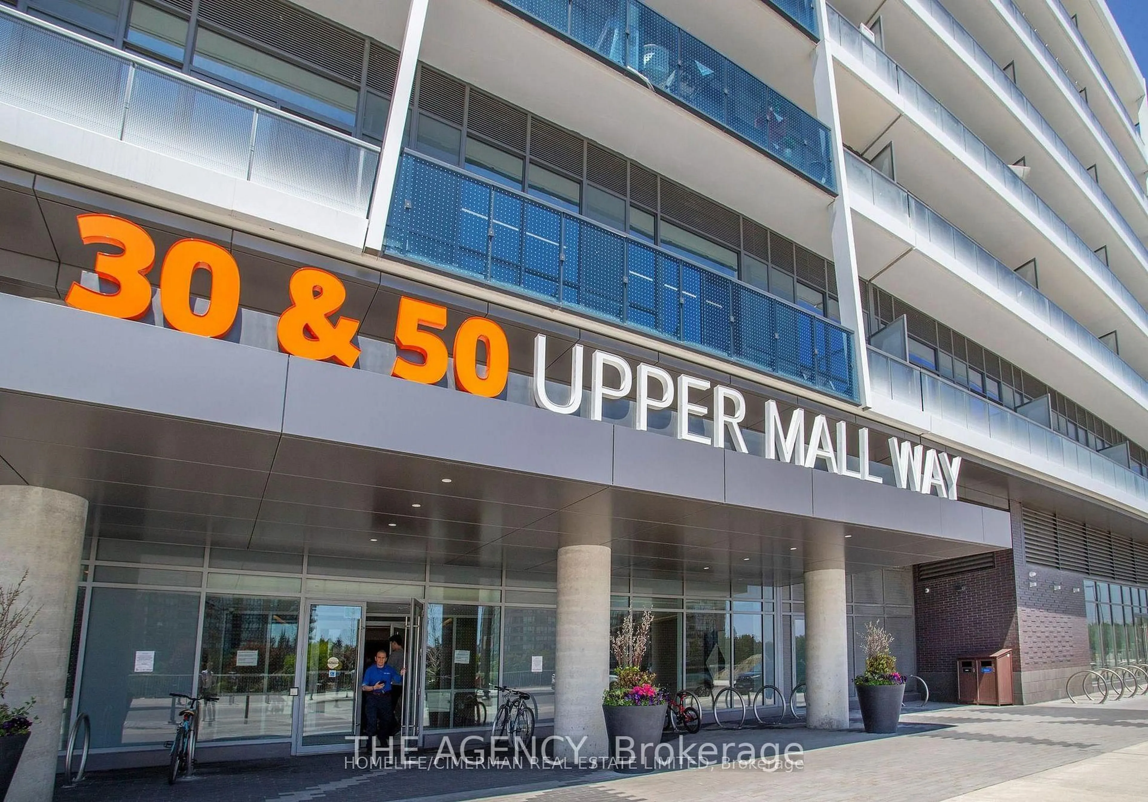 Indoor foyer for 30 Upper Mall Way #1108, Vaughan Ontario L4J 0L7