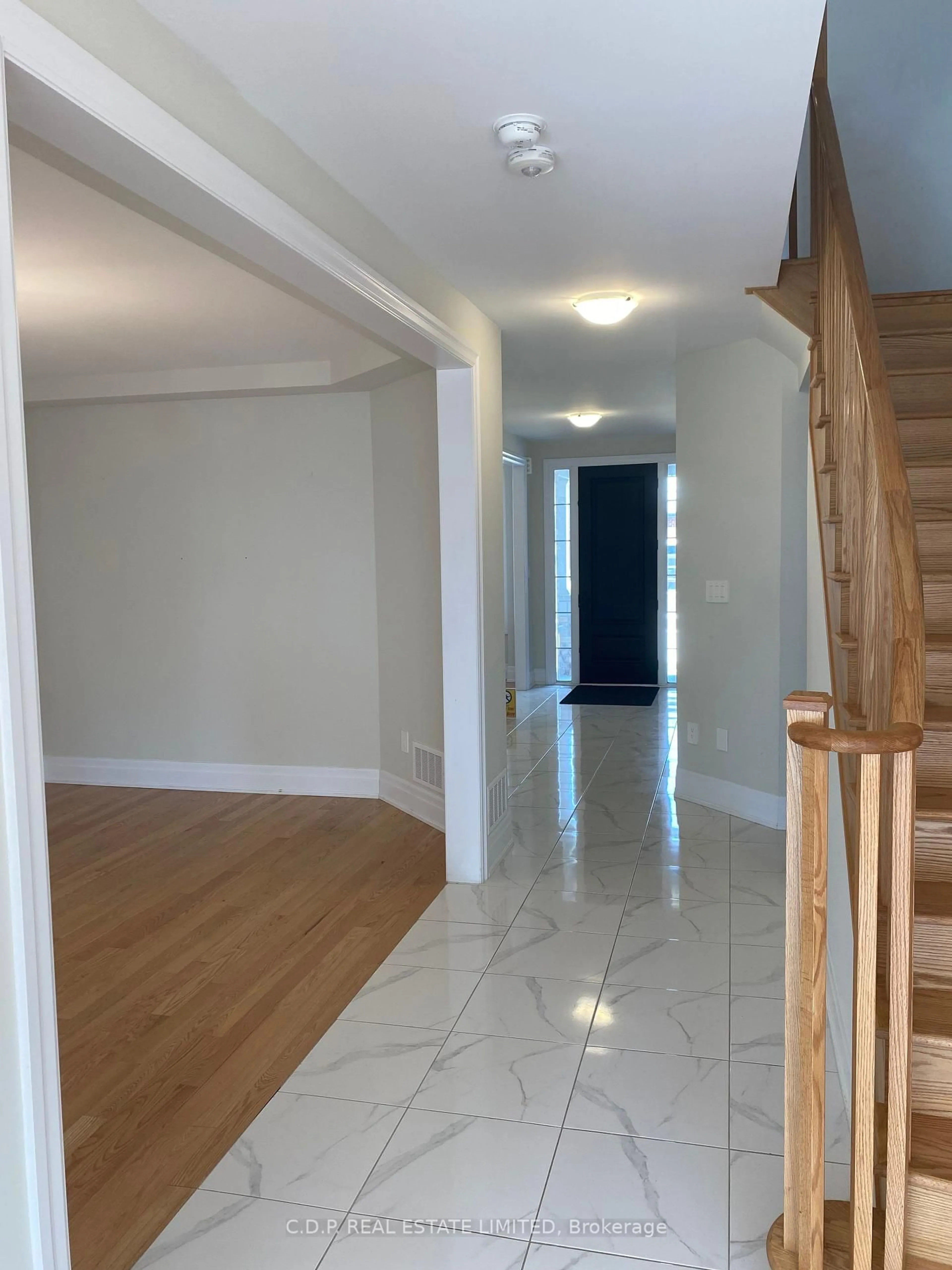 Indoor foyer for 1297 Stevens Rd, Innisfil Ontario L9S 0P6