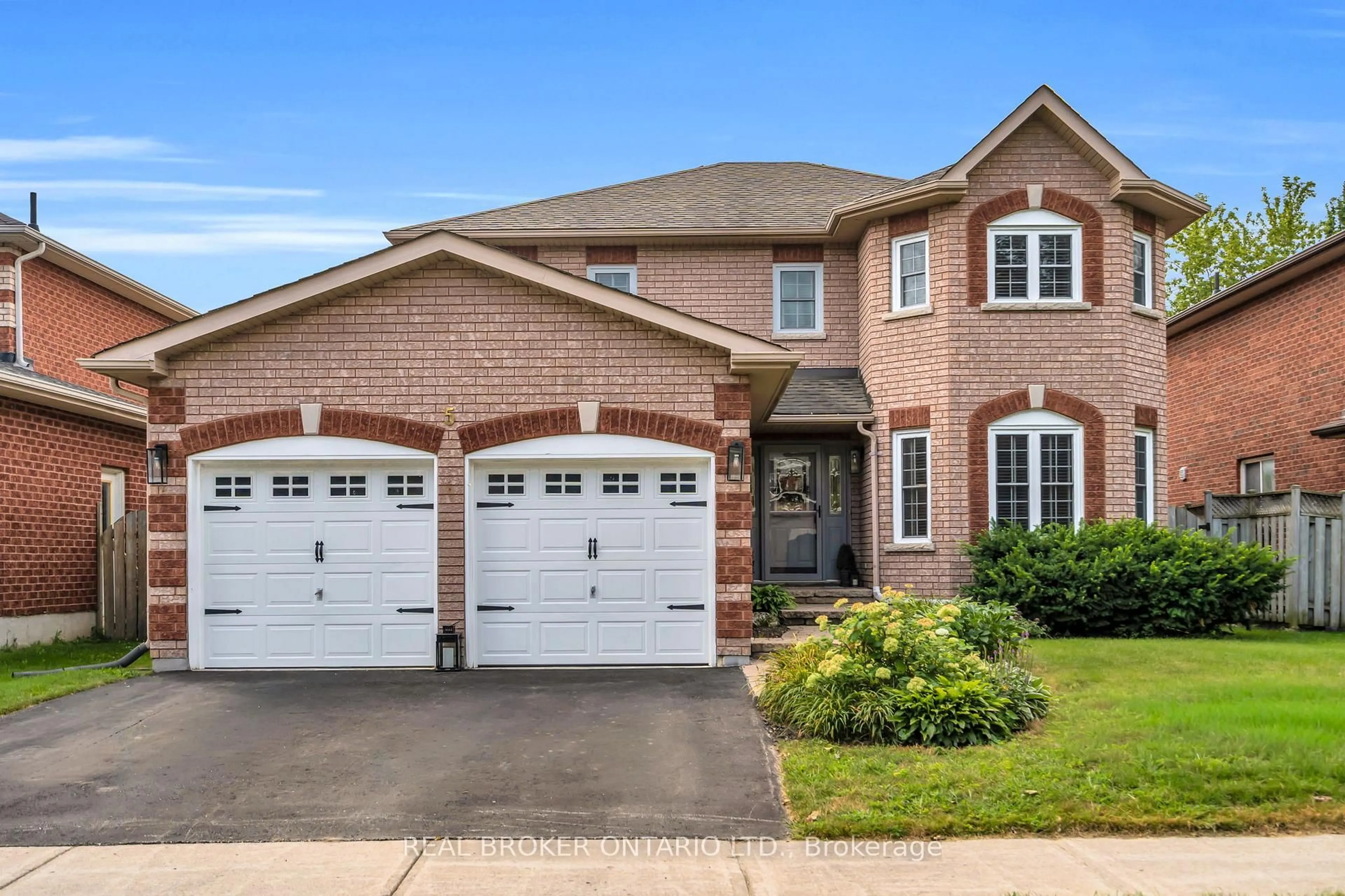 Home with brick exterior material, street for 5 Amberview Dr, Georgina Ontario L4P 3X6