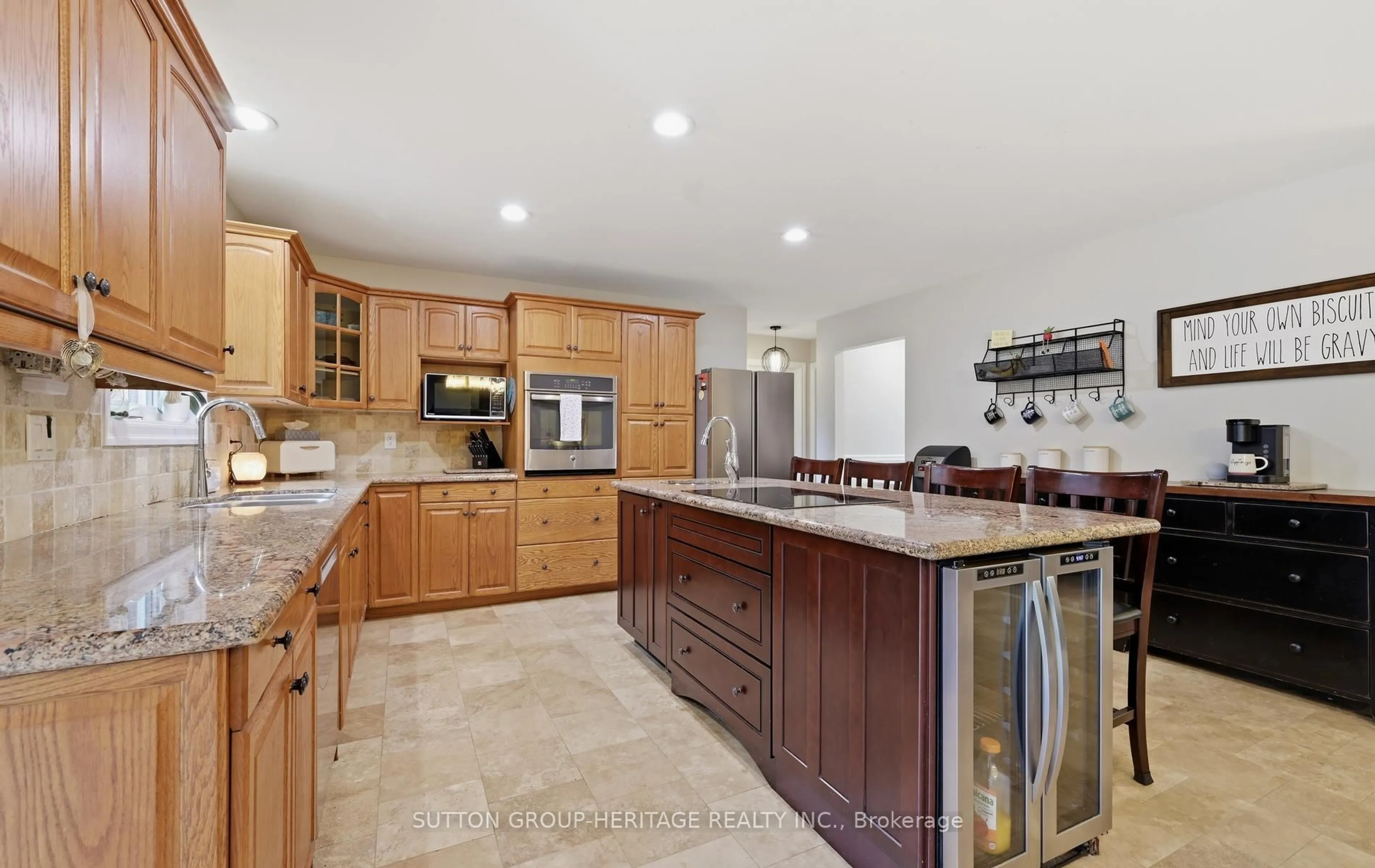 Open concept kitchen, ceramic/tile floor for S 425 Concession Rd 2 Rd, Brock Ontario L0C 1H0