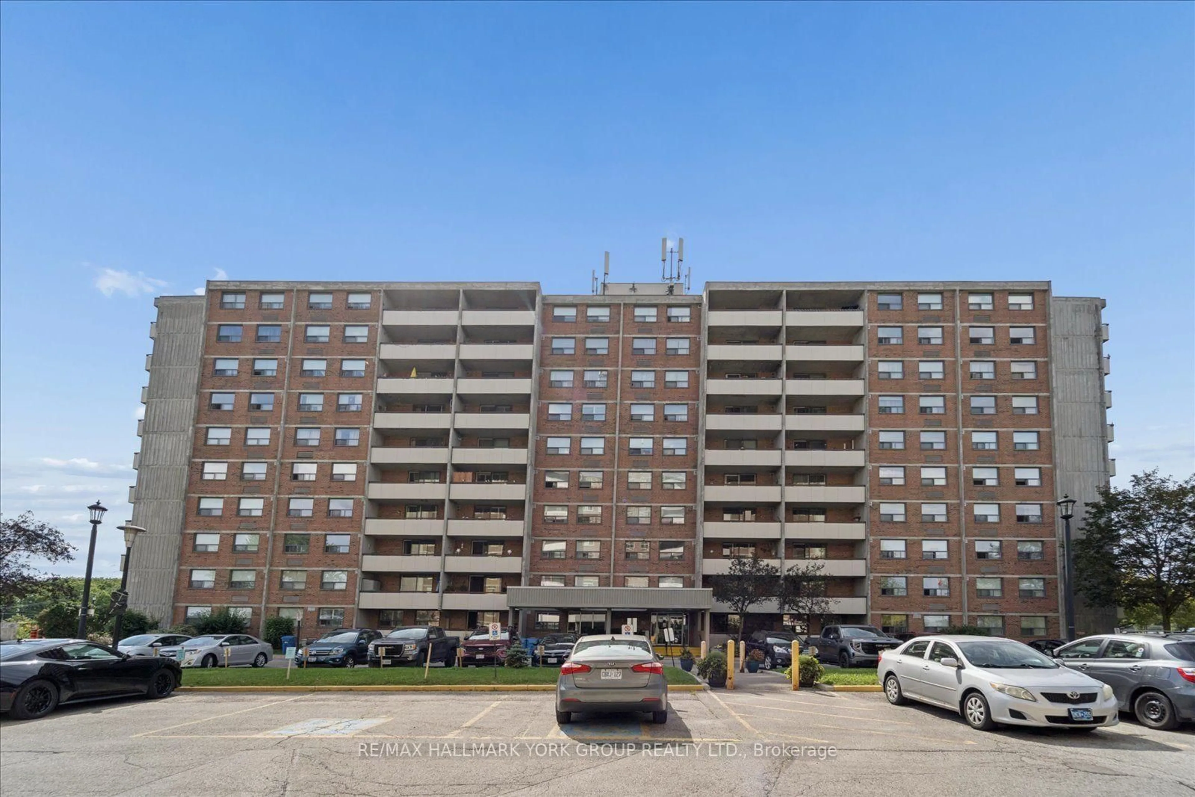 Unknown for 20 William Roe Blvd #405, Newmarket Ontario L3Y 5V6