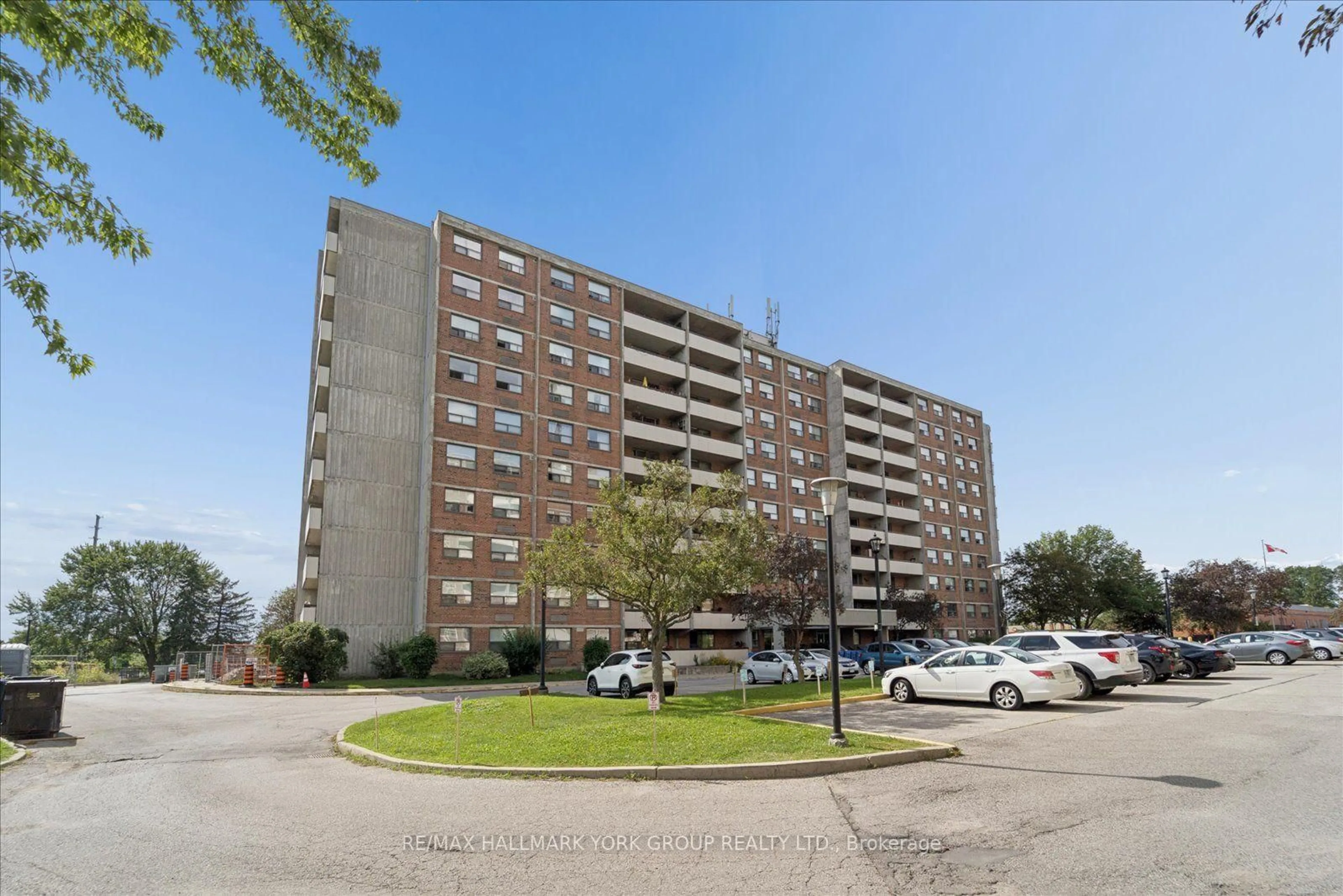 Unknown for 20 William Roe Blvd #405, Newmarket Ontario L3Y 5V6