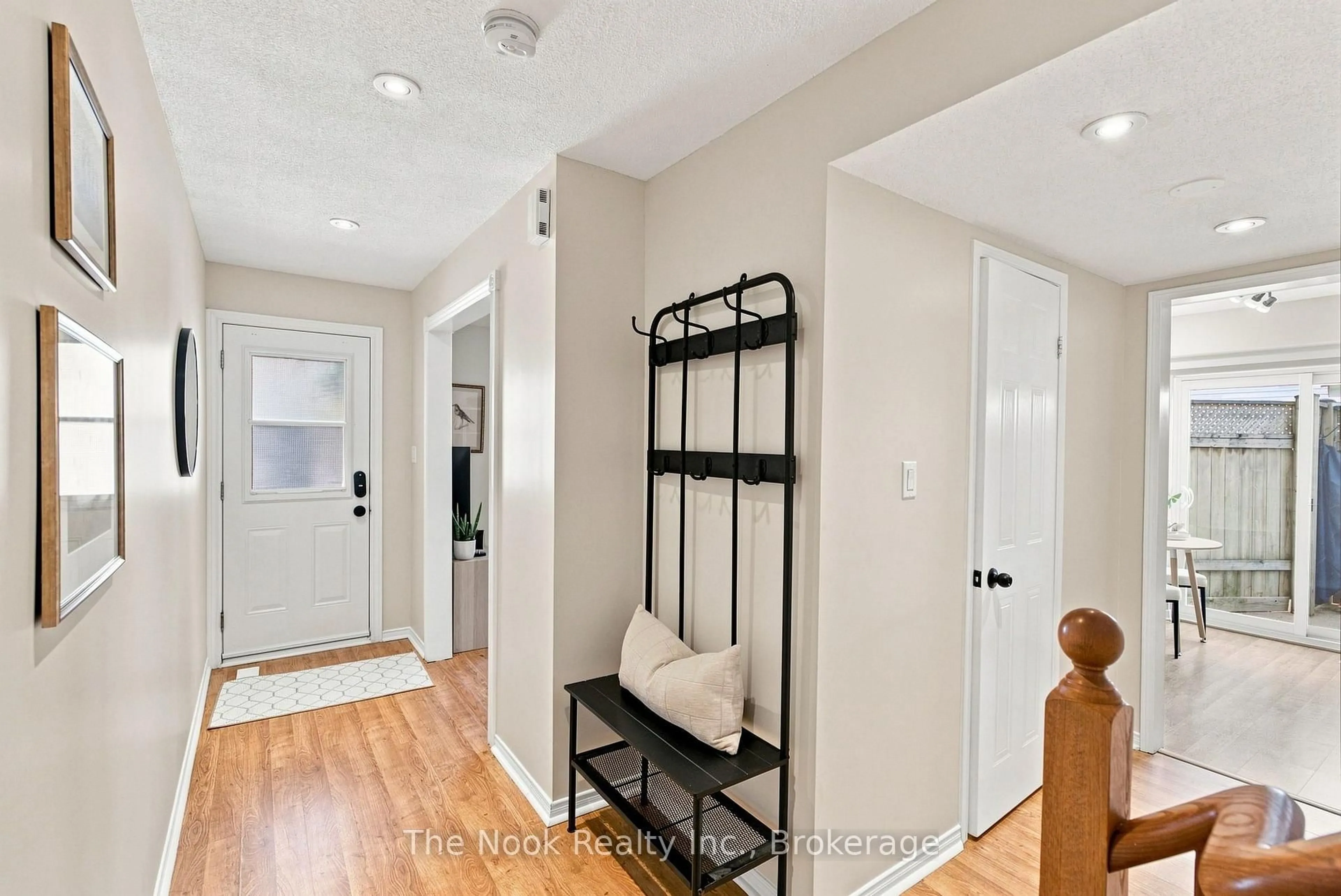 Indoor entryway for 12421 Ninth Line #127, Whitchurch-Stouffville Ontario L4A 1J3