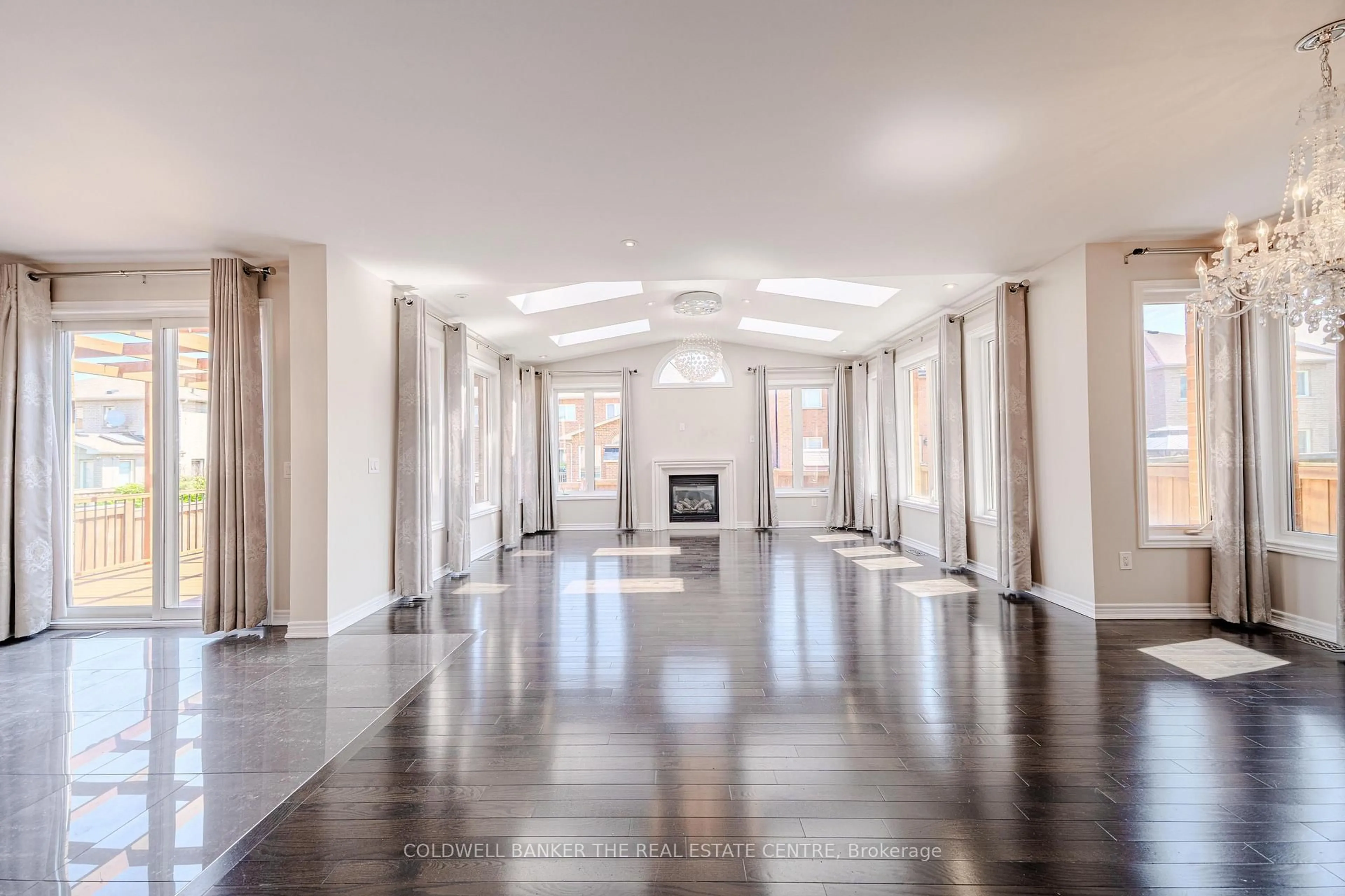 Indoor foyer for 15 Military Crt, Richmond Hill Ontario L4E 0M3