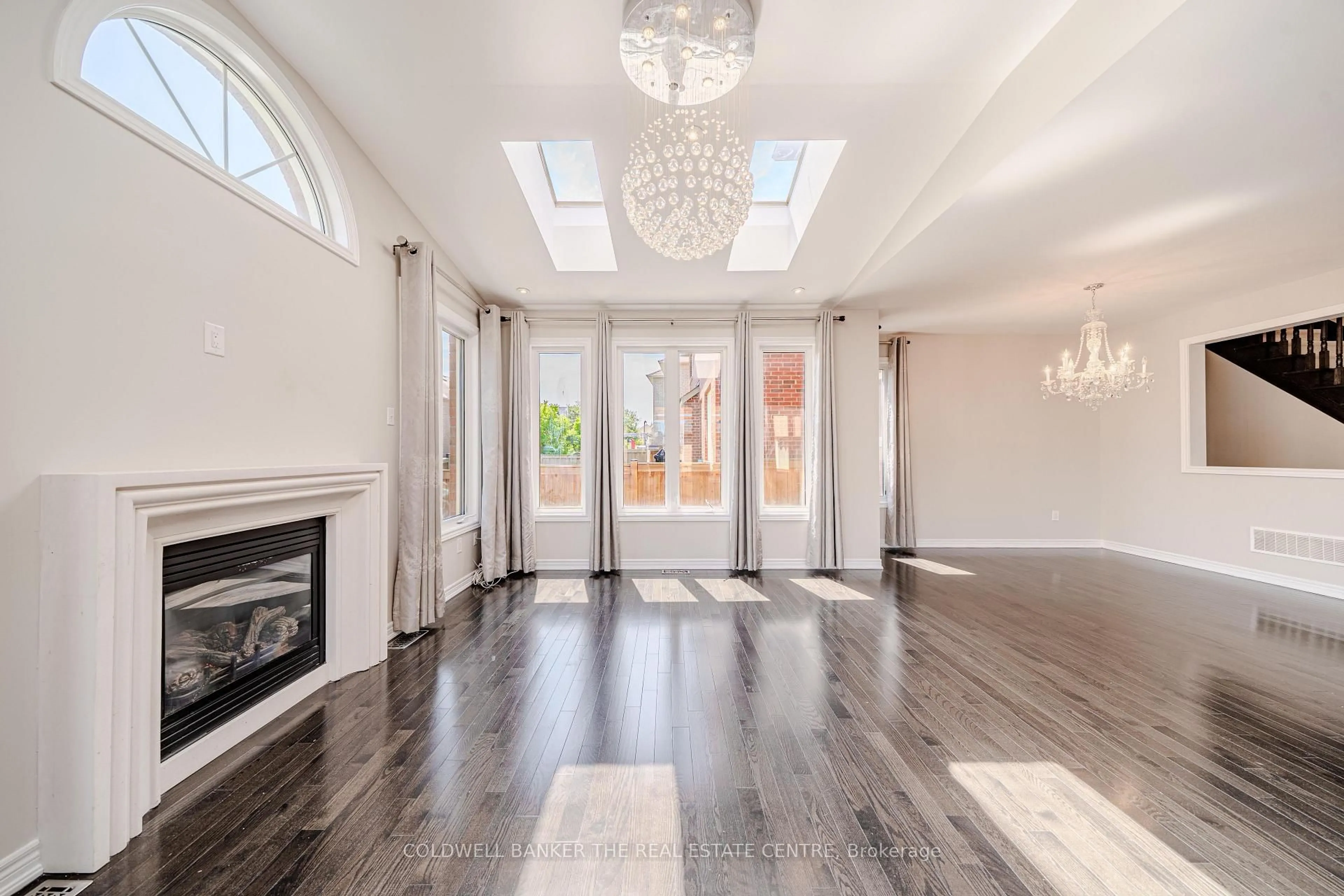 Indoor entryway for 15 Military Crt, Richmond Hill Ontario L4E 0M3
