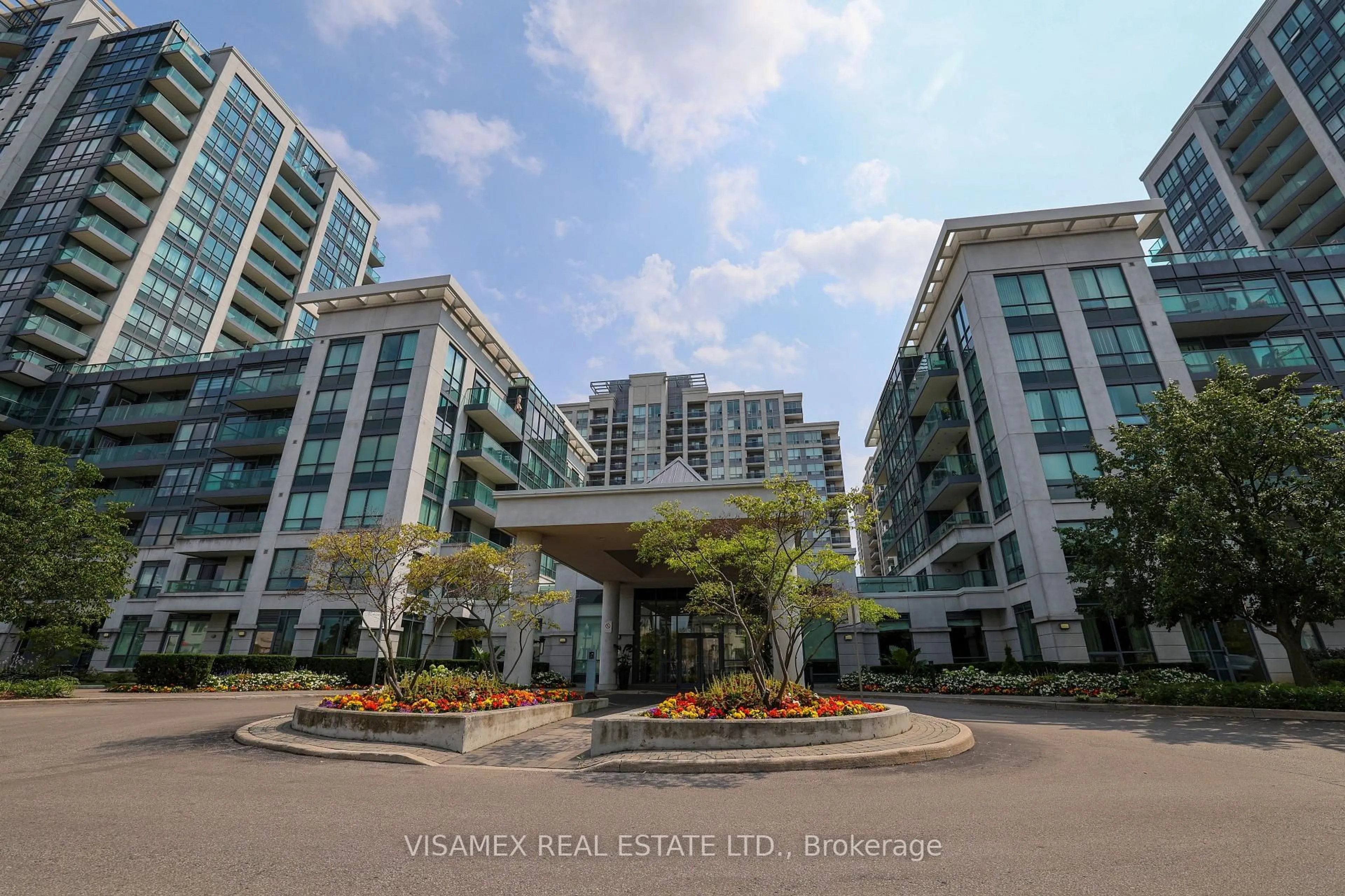 Indoor foyer for 20 North Park Rd #210, Vaughan Ontario L4J 0G7