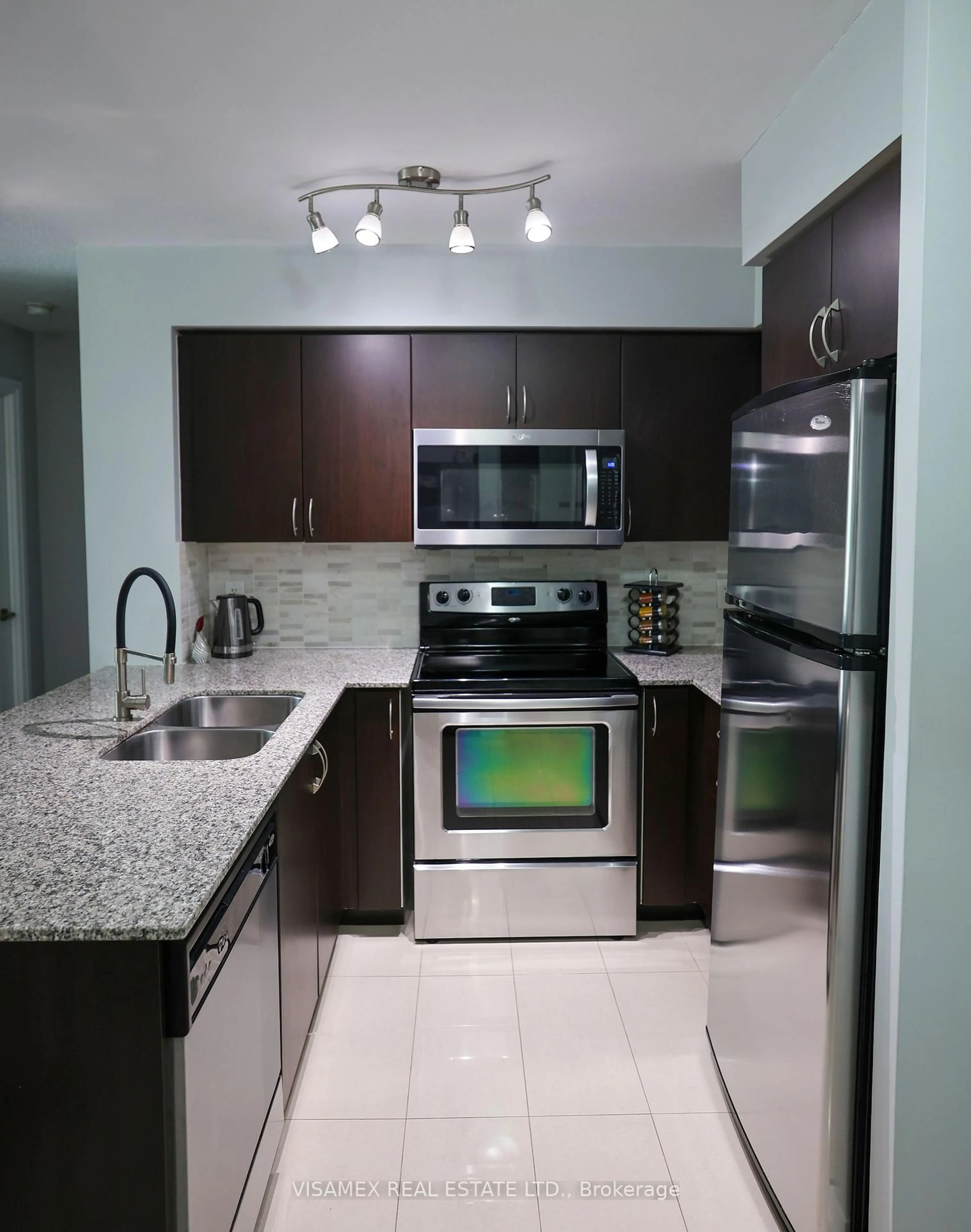 Standard kitchen, ceramic/tile floor for 20 North Park Rd #210, Vaughan Ontario L4J 0G7