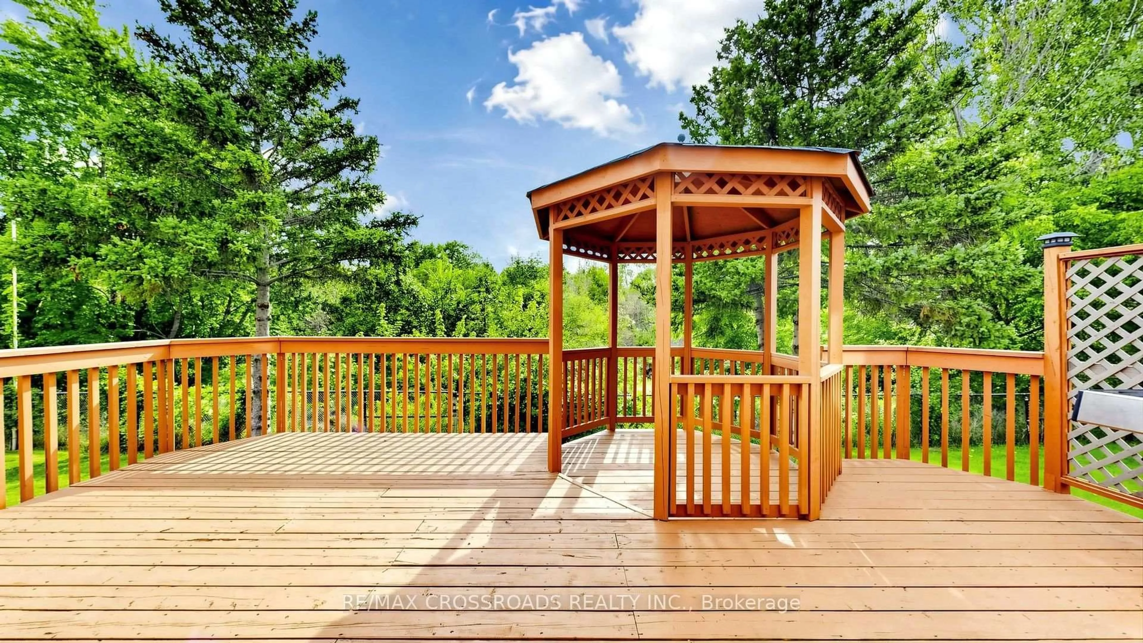 Patio, forest/trees view for 38 Morrison Cres, Markham Ontario L3R 9L6
