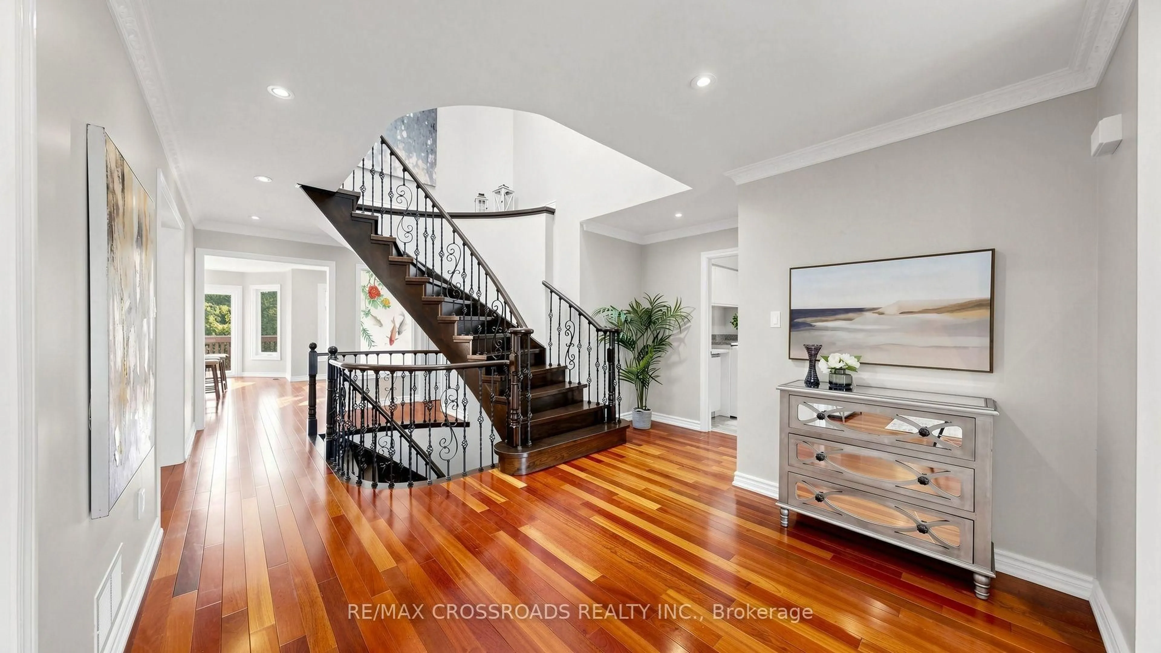 Indoor foyer for 38 Morrison Cres, Markham Ontario L3R 9L6