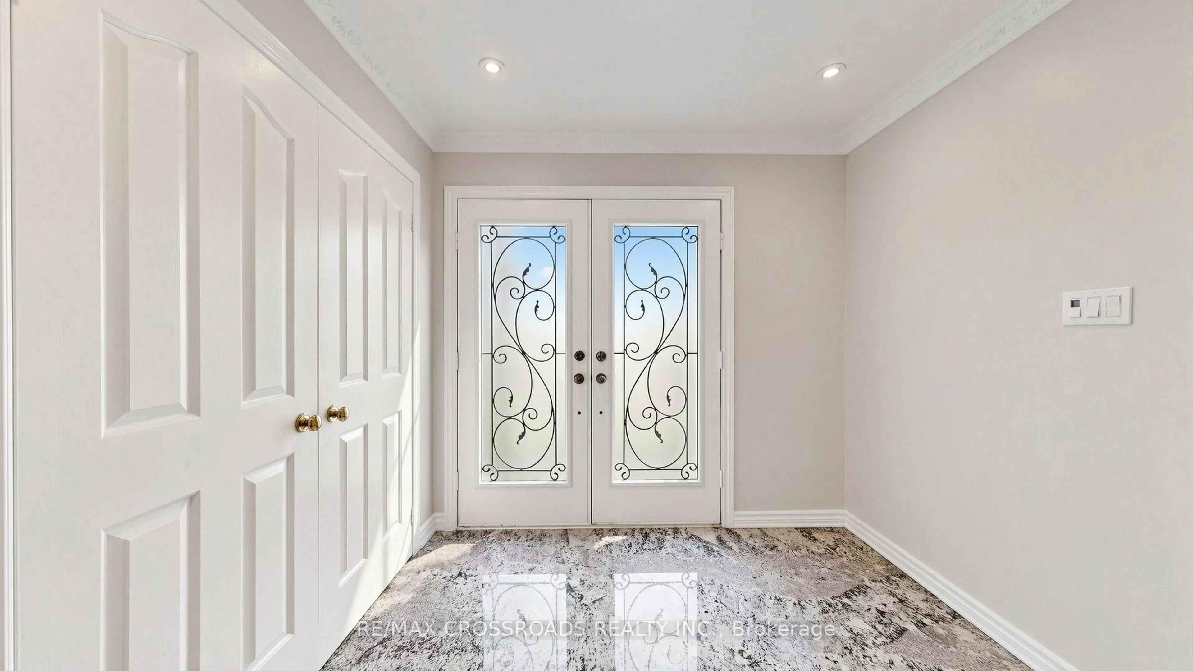 Indoor entryway for 38 Morrison Cres, Markham Ontario L3R 9L6