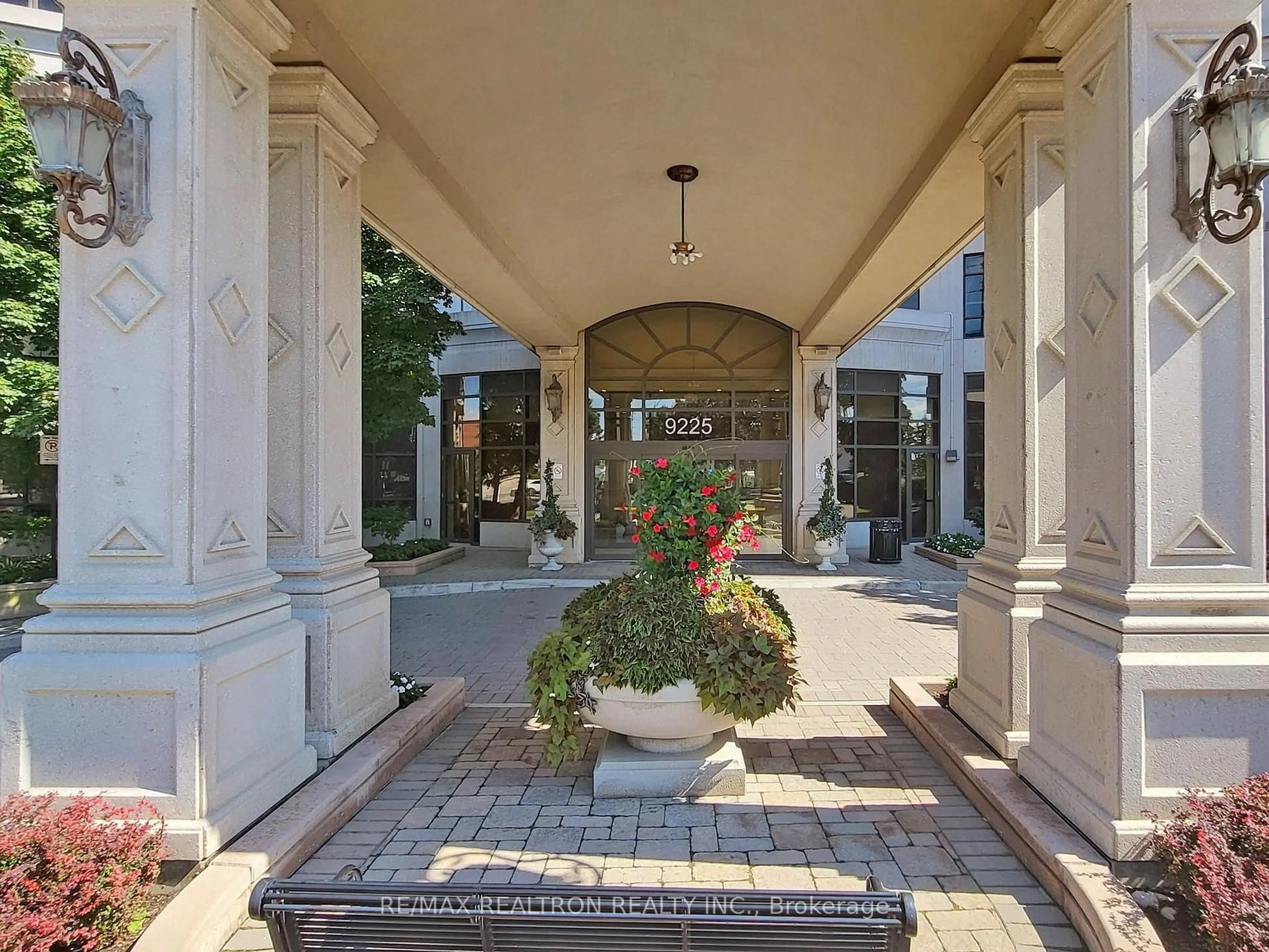 Lobby for 9225 Jane St #401, Vaughan Ontario L6A 0J7