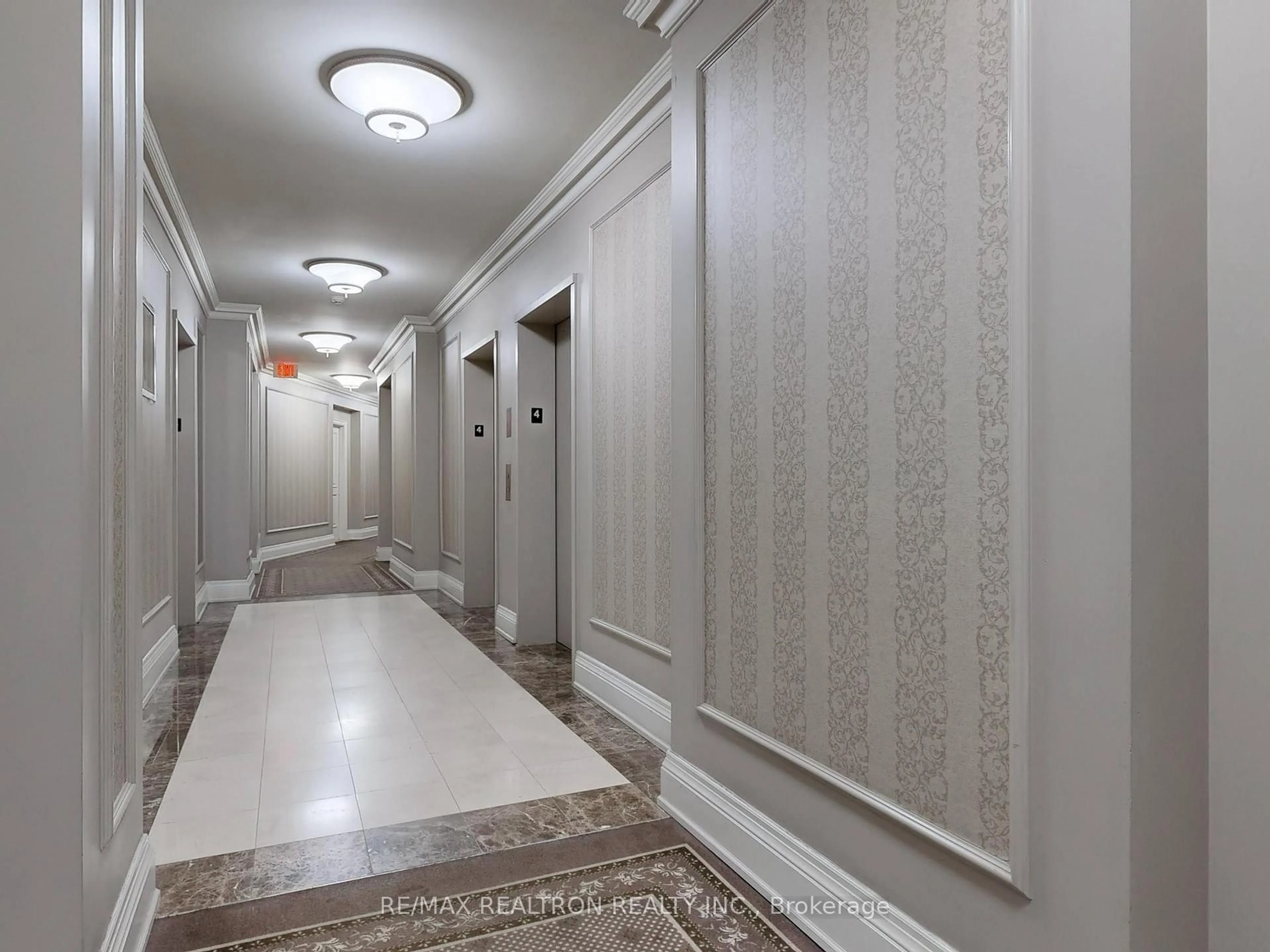 Indoor foyer for 9225 Jane St #401, Vaughan Ontario L6A 0J7