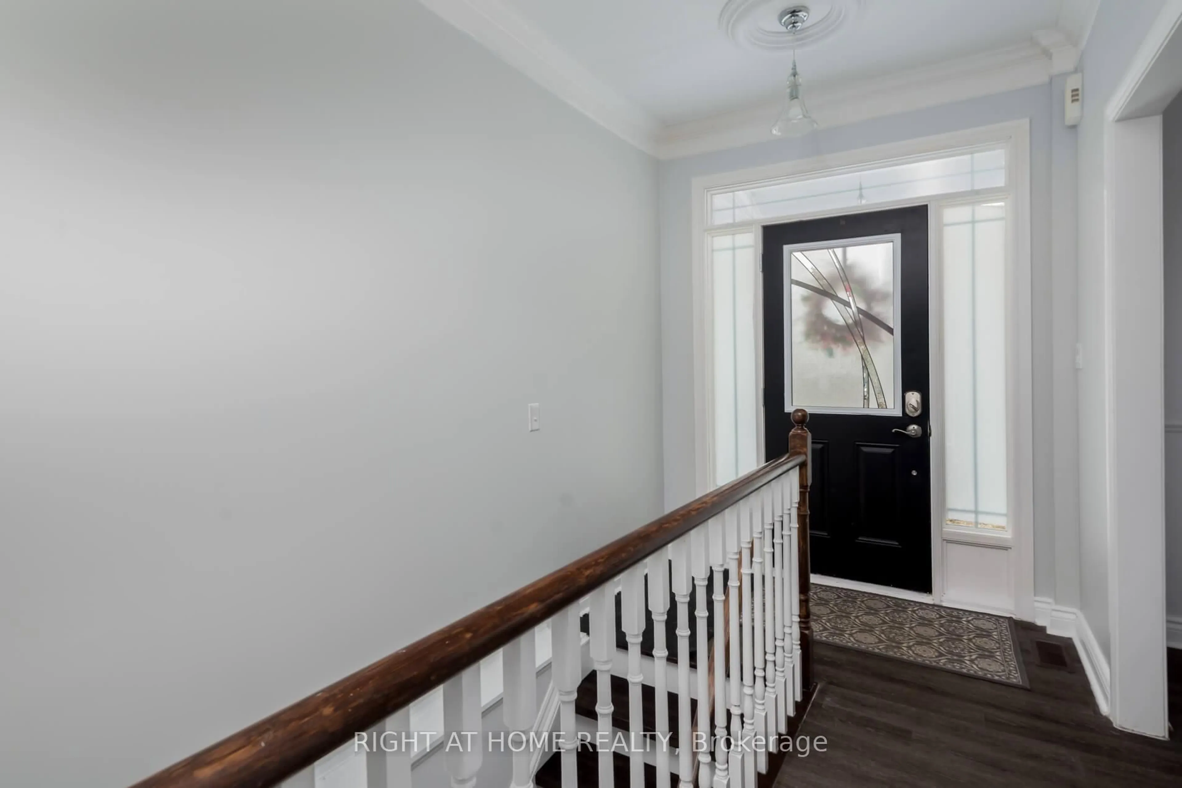 Indoor entryway for 1171 Ewart St, Innisfil Ontario L0L 1C0