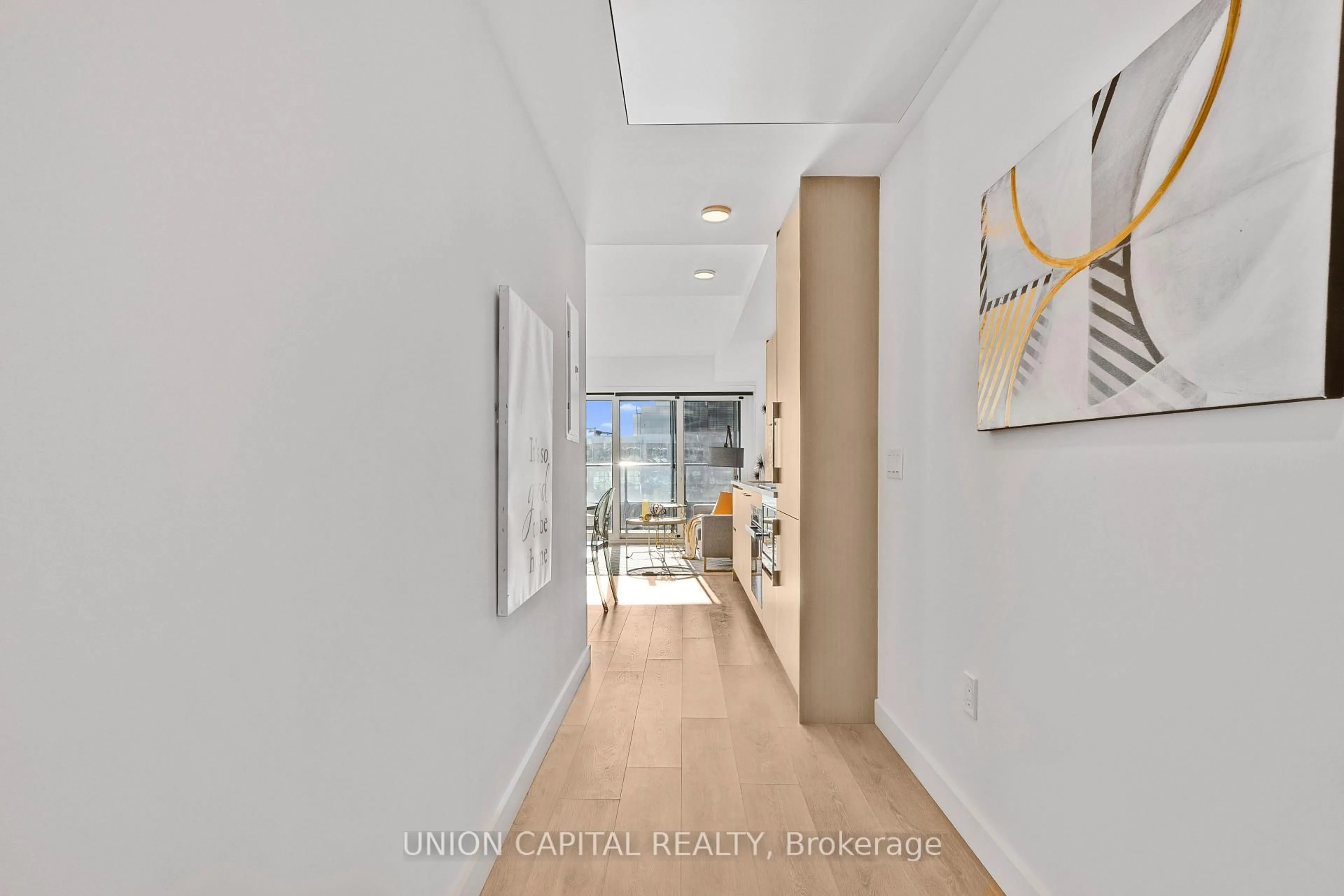 Indoor foyer for 3 Campbell Crt, Markham Ontario L3R 2B3