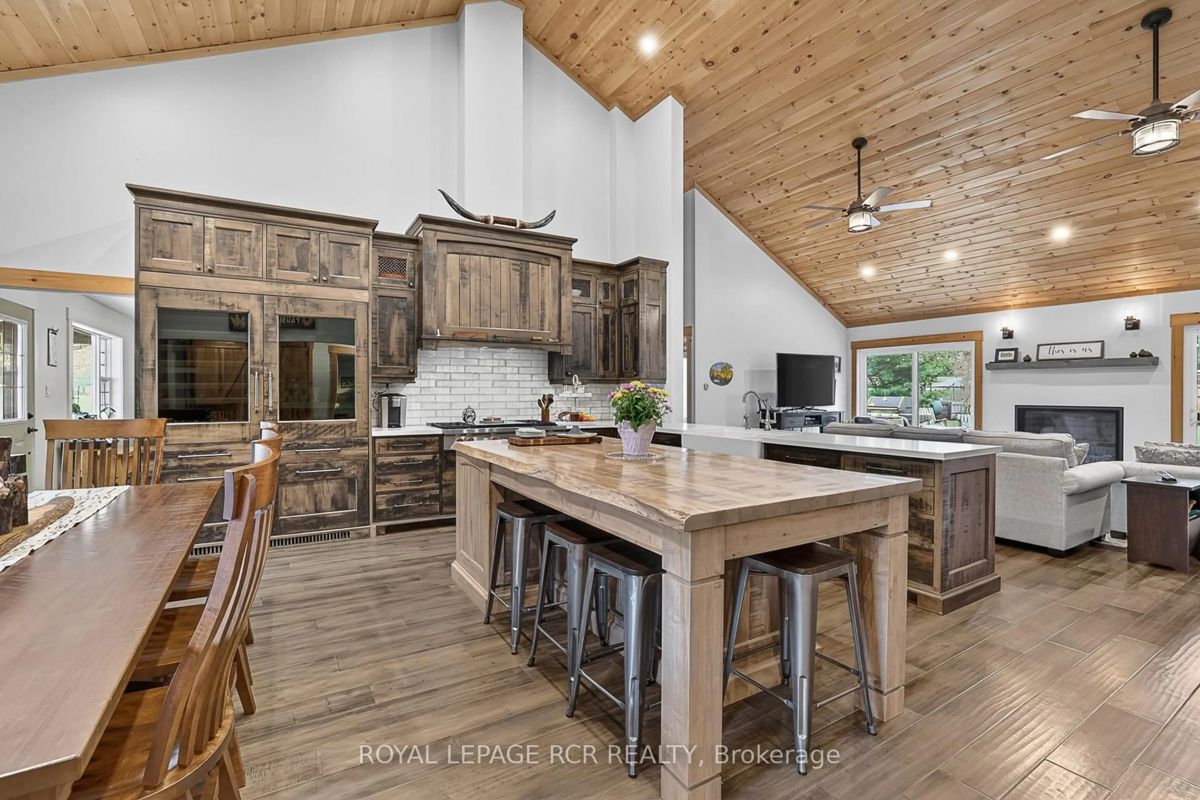 Rustic kitchen, unknown for 4143 Vivian Rd, Whitchurch-Stouffville Ontario L4A 2A7