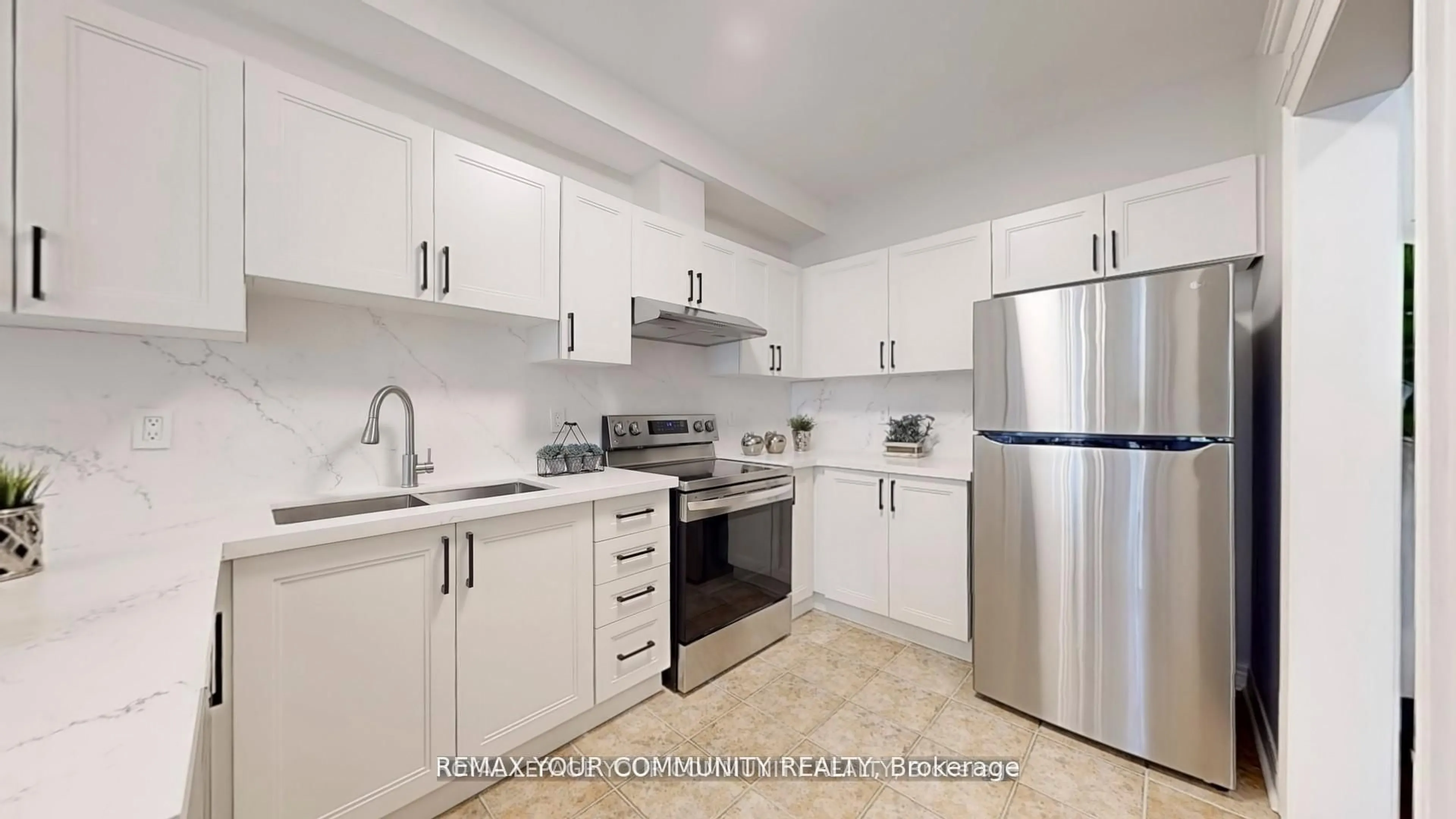 Standard kitchen, ceramic/tile floor for 190 Harding Blvd #164, Richmond Hill Ontario L4C 0J9