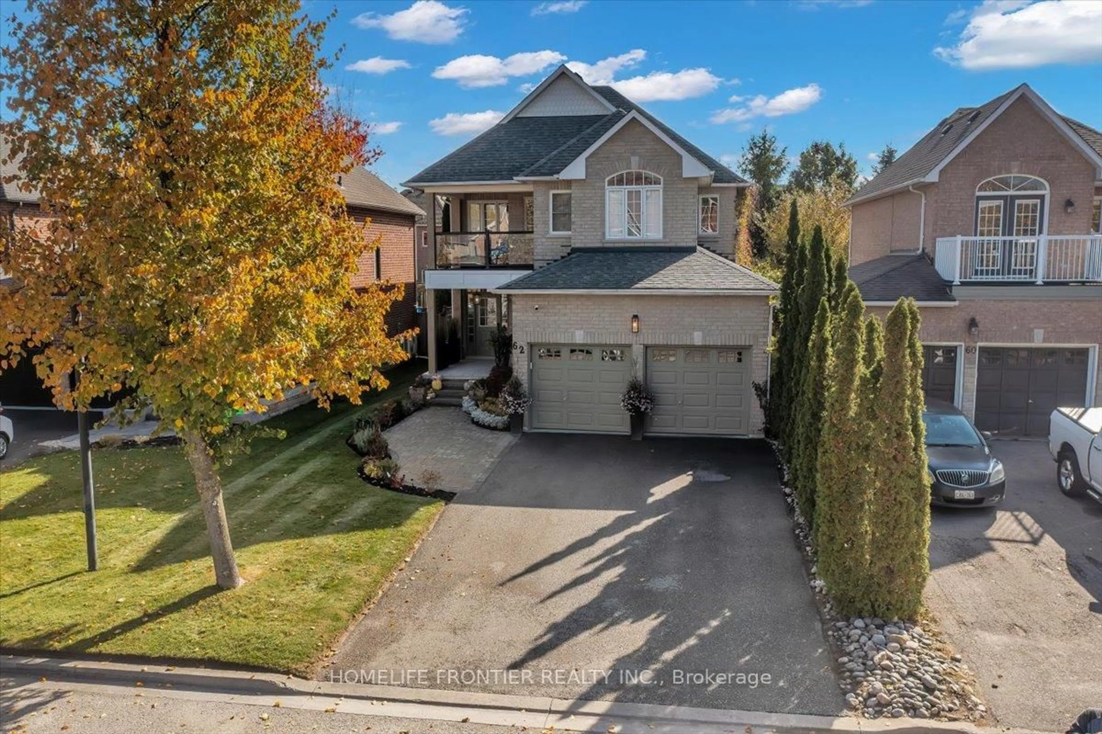 A pic from outside/outdoor area/front of a property/back of a property/a pic from drone, street for 62 Russell Barton Lane, Uxbridge Ontario L9P 1Z2
