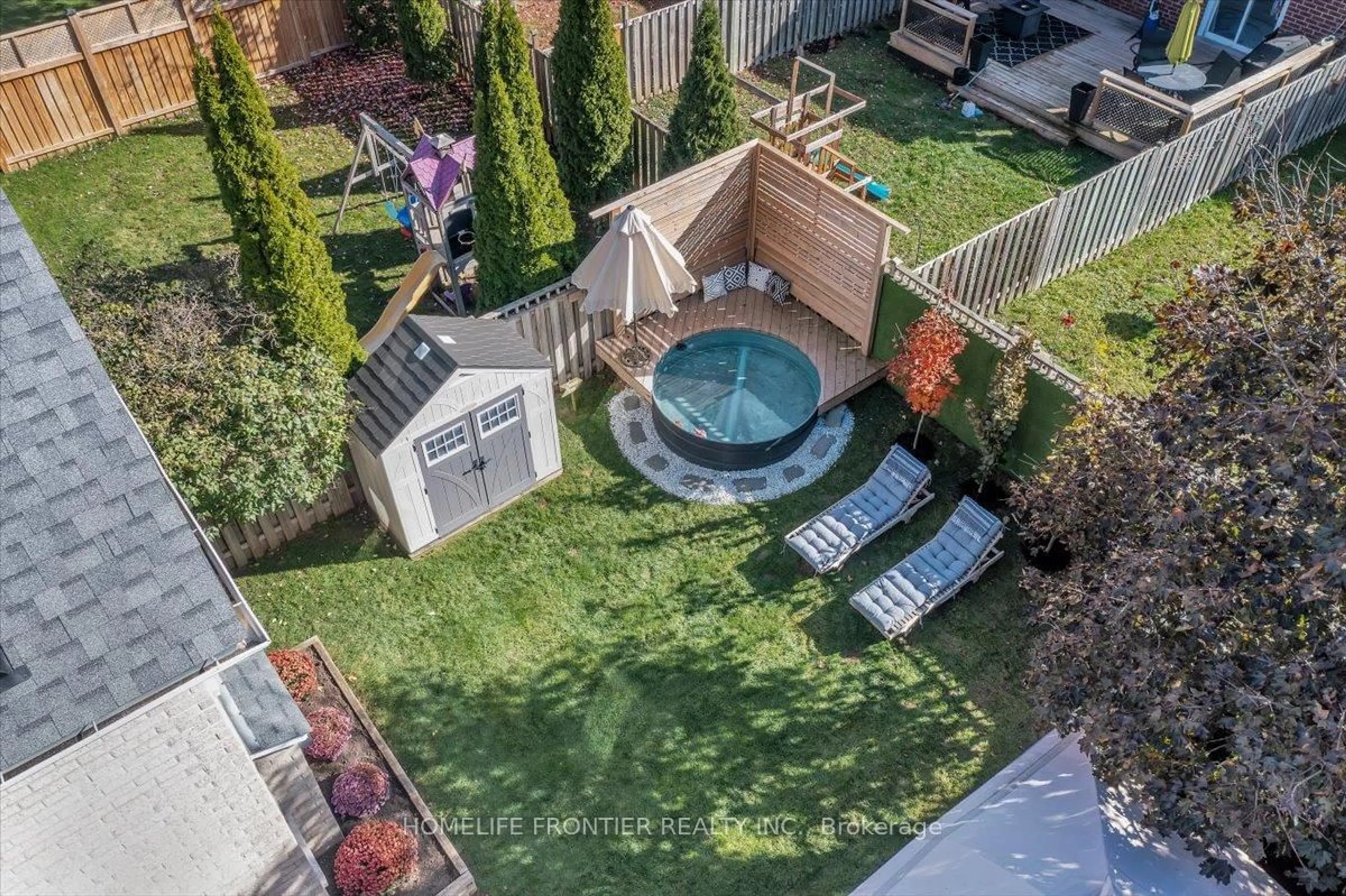 A pic from outside/outdoor area/front of a property/back of a property/a pic from drone, unknown for 62 Russell Barton Lane, Uxbridge Ontario L9P 1Z2