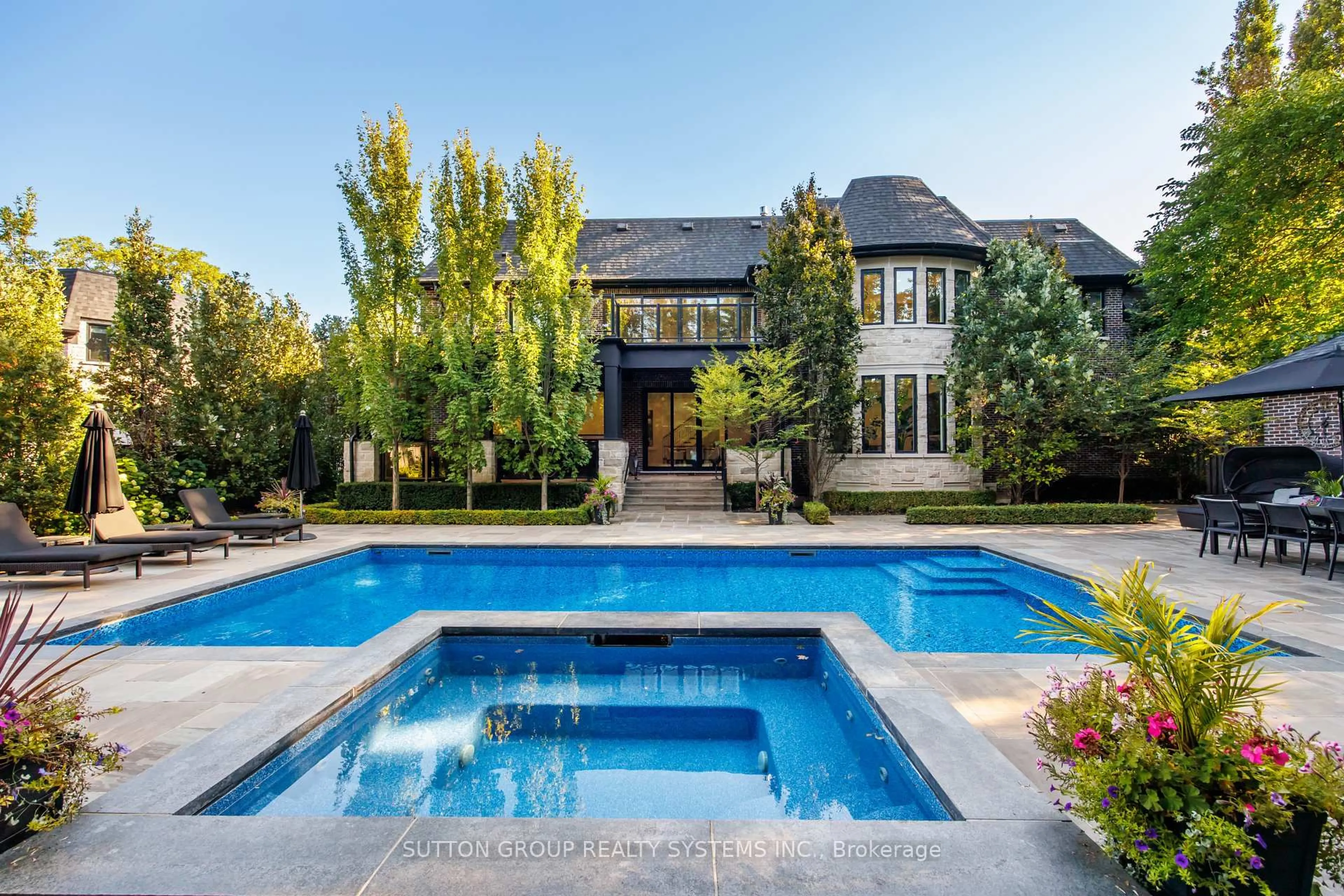 Pool for 222 Arnold Ave, Vaughan Ontario L4J 1B9