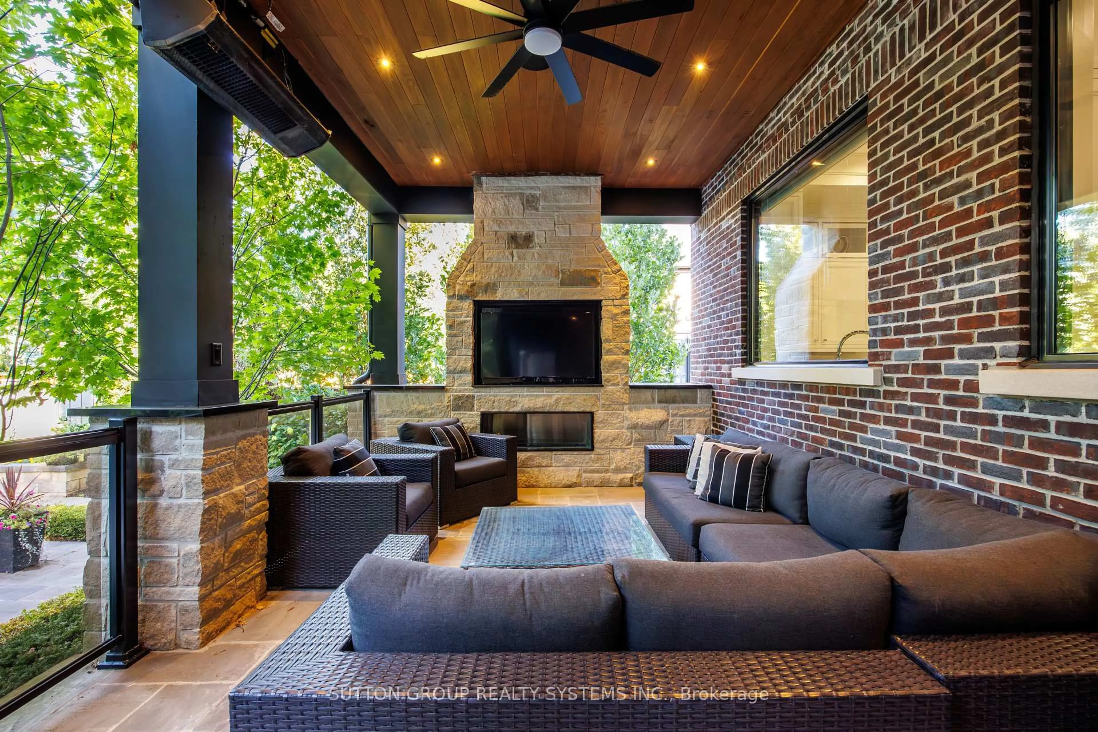 Patio, unknown for 222 Arnold Ave, Vaughan Ontario L4J 1B9
