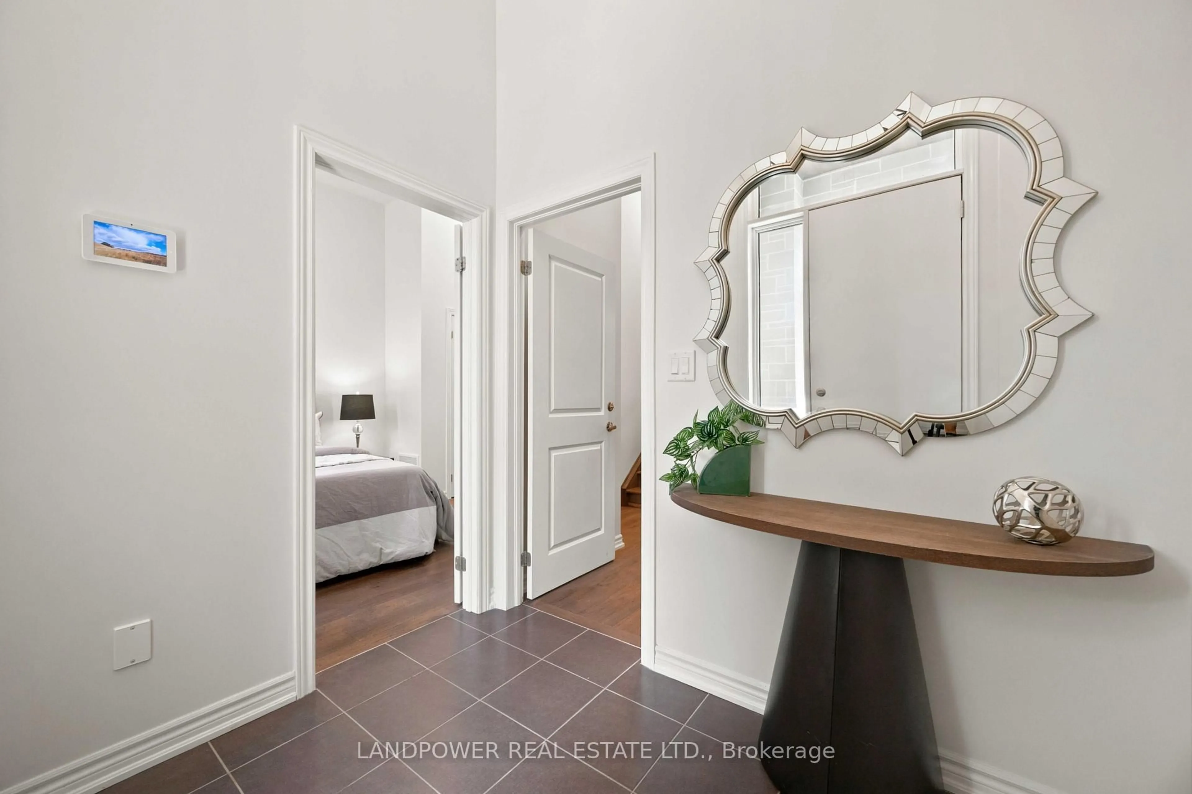 Indoor entryway for 38 Lord Melborne St, Markham Ontario L6C 0Z6