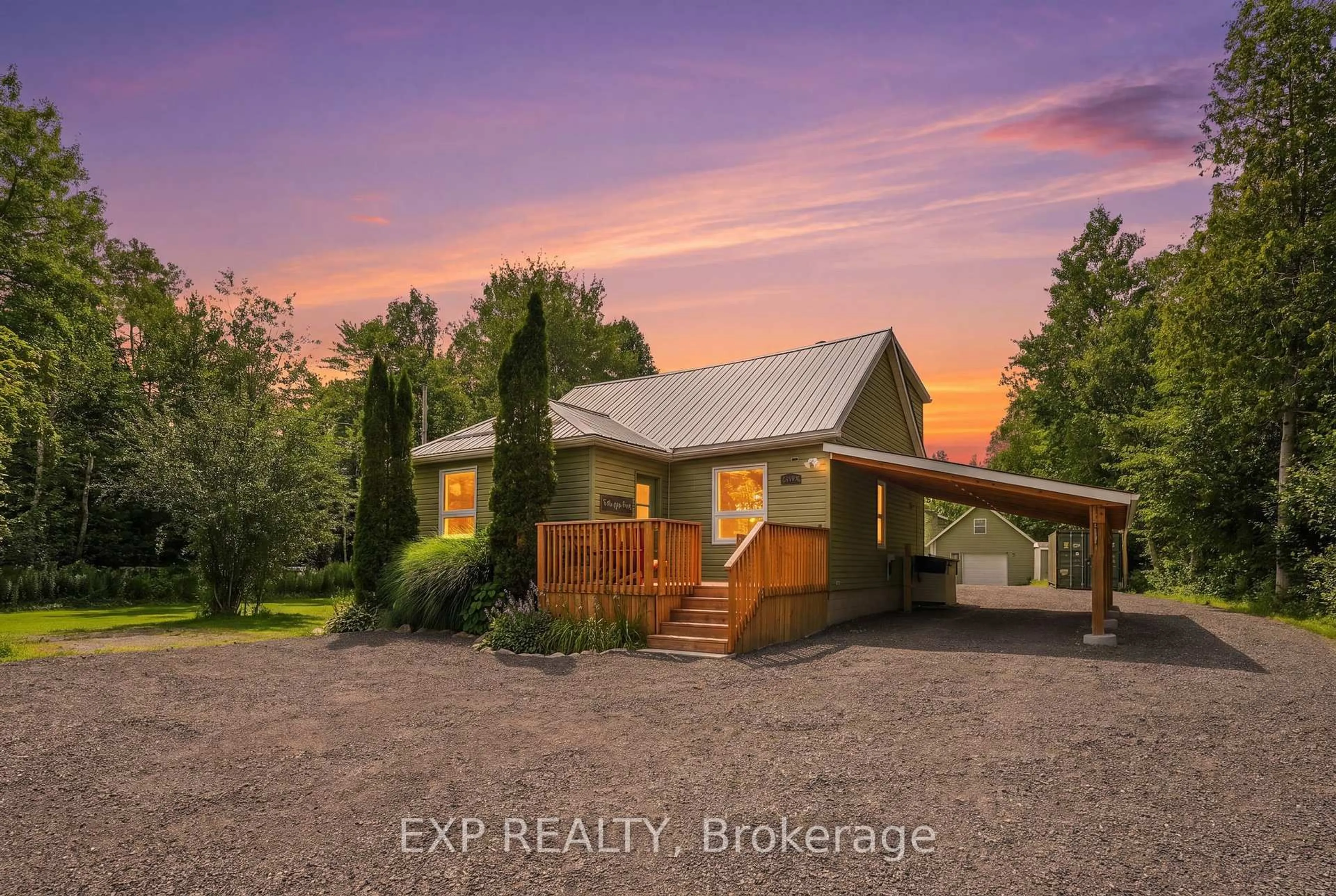 A pic from outside/outdoor area/front of a property/back of a property/a pic from drone, building for 26002 McCowan Rd, Georgina Ontario L0E 1R0