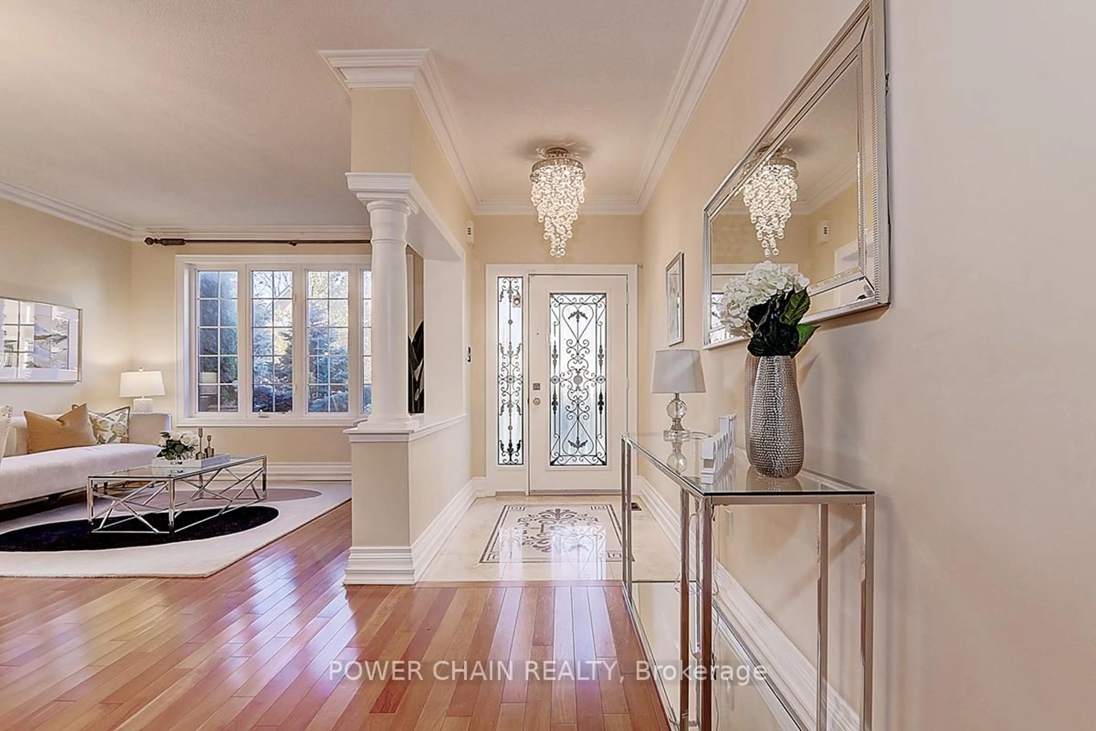 Indoor entryway for 5 Platinum Ave, Richmond Hill Ontario L4E 5E2