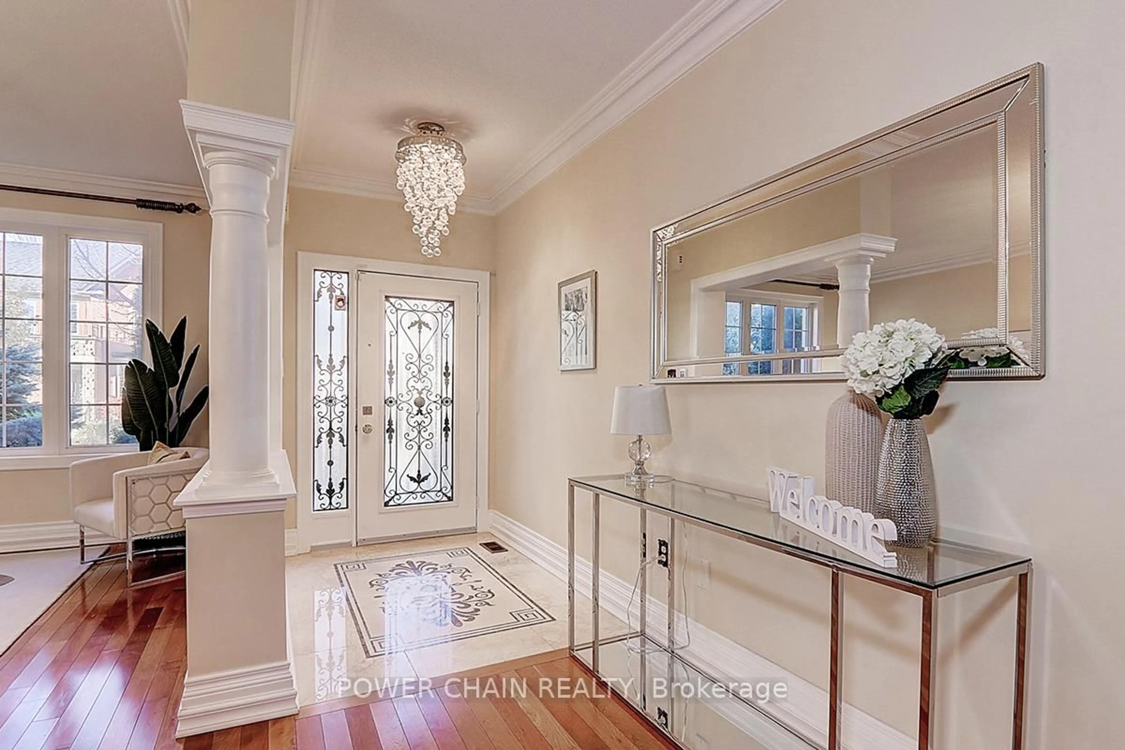 Indoor entryway for 5 Platinum Ave, Richmond Hill Ontario L4E 5E2