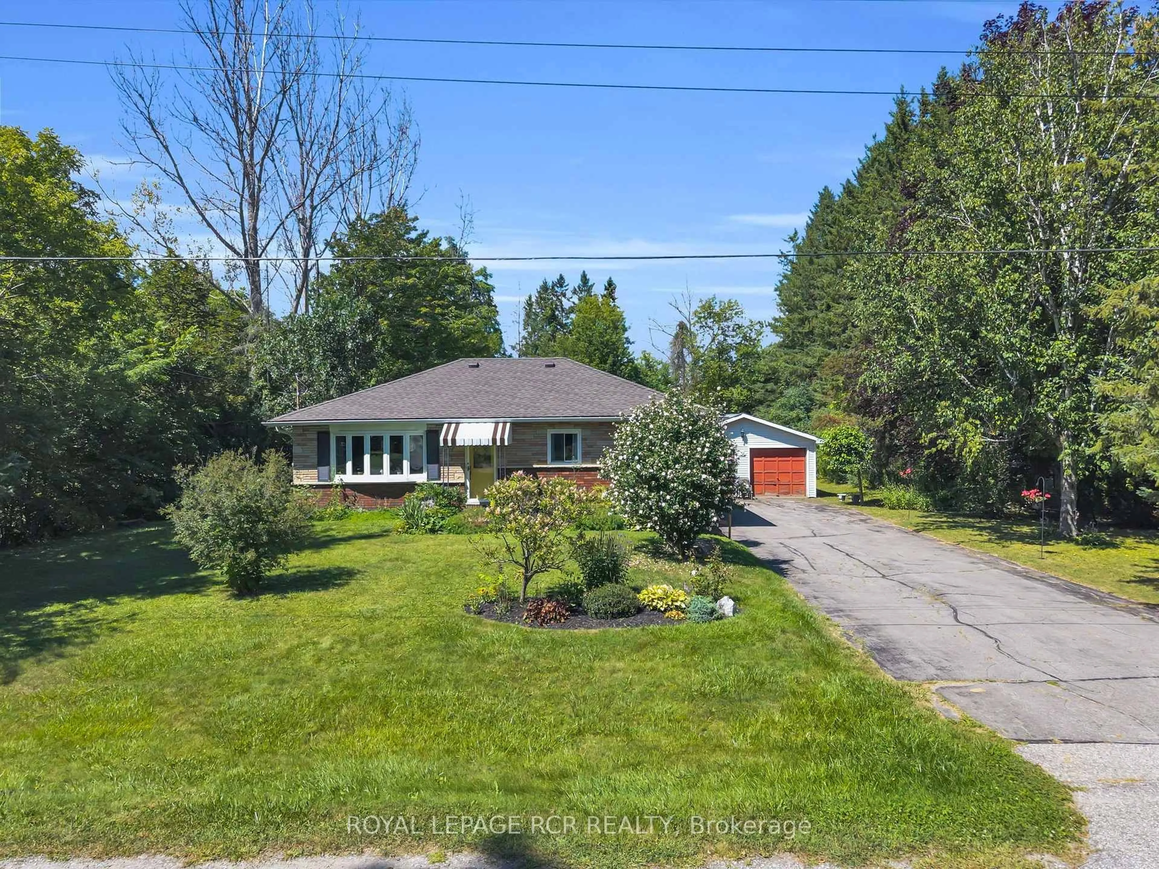 A pic from outside/outdoor area/front of a property/back of a property/a pic from drone, street for 36 May Ave, East Gwillimbury Ontario L0G 1V0