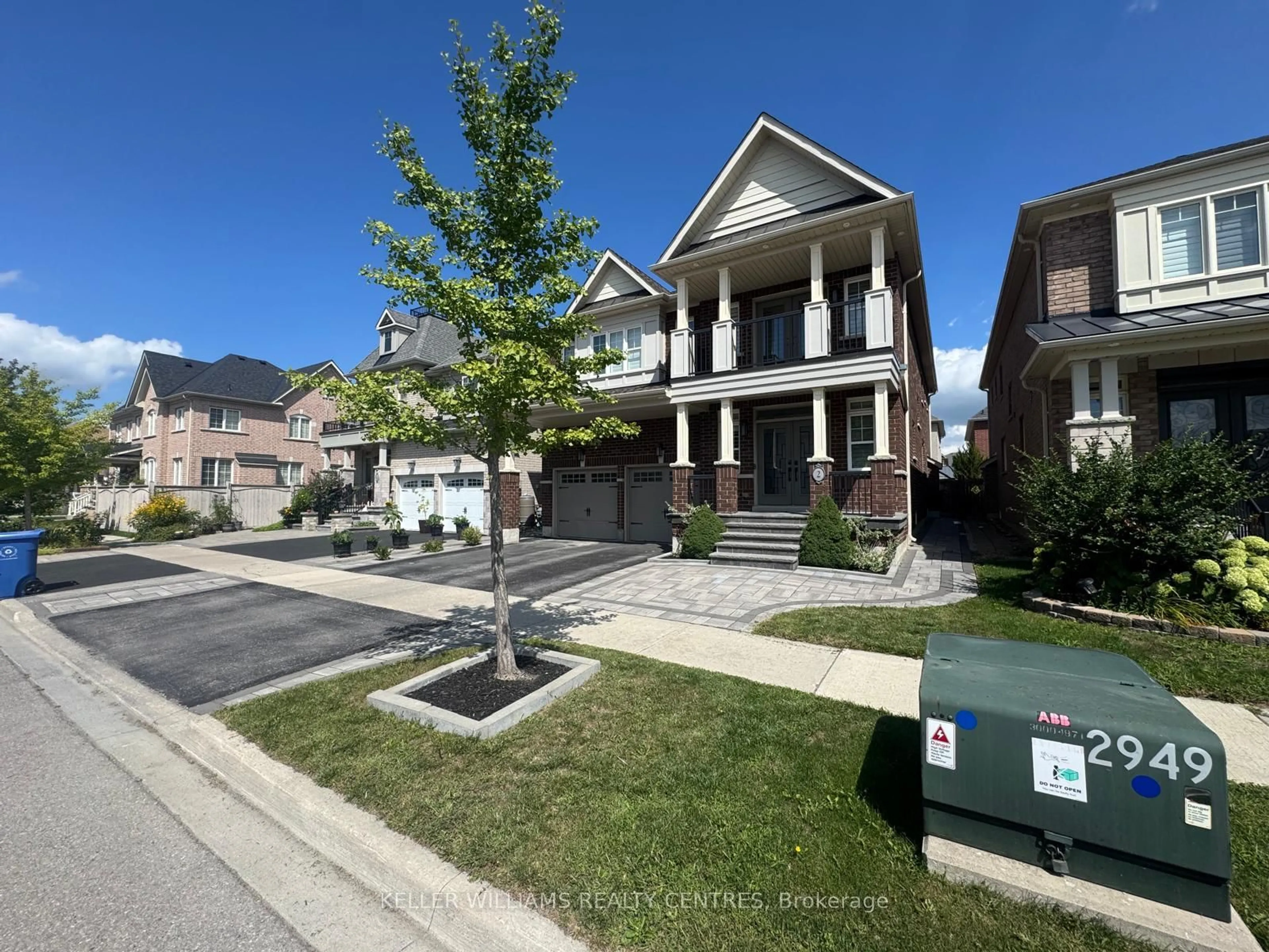 A pic from outside/outdoor area/front of a property/back of a property/a pic from drone, street for 2 Creekland Ave, Whitchurch-Stouffville Ontario L4A 1T8