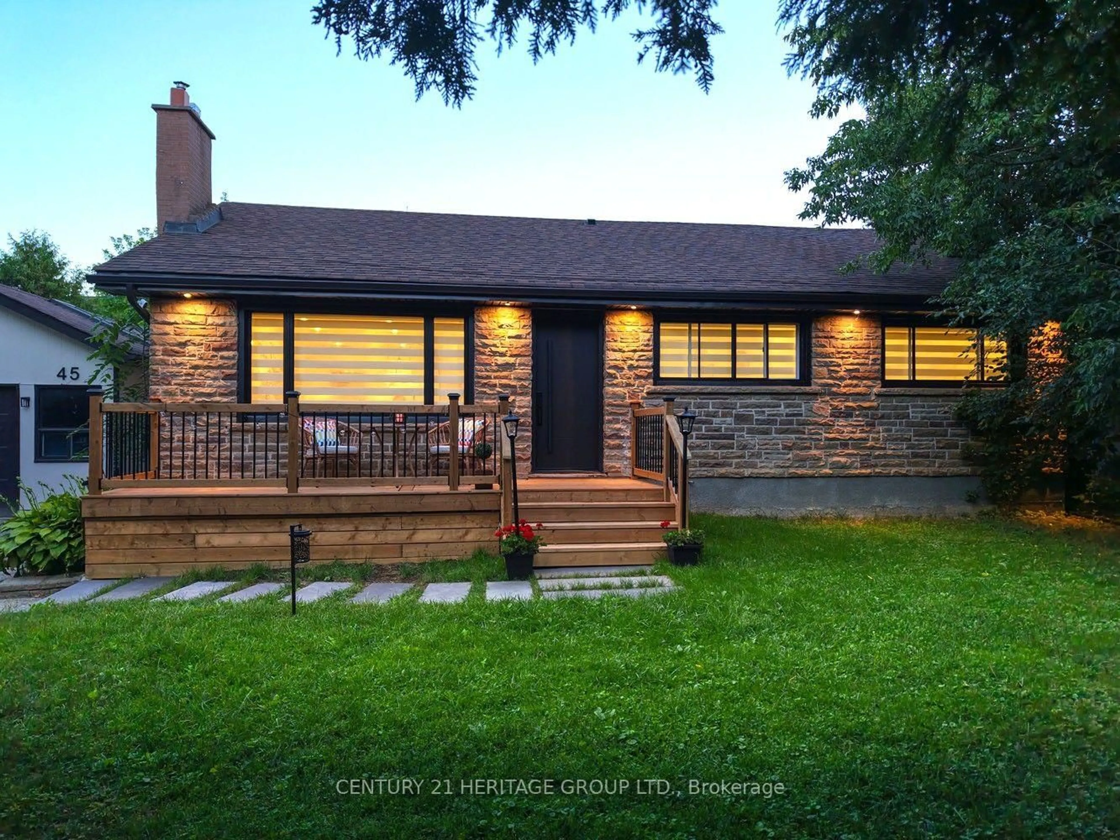Home with brick exterior material, street for 45 William St, King Ontario L7B 1L1