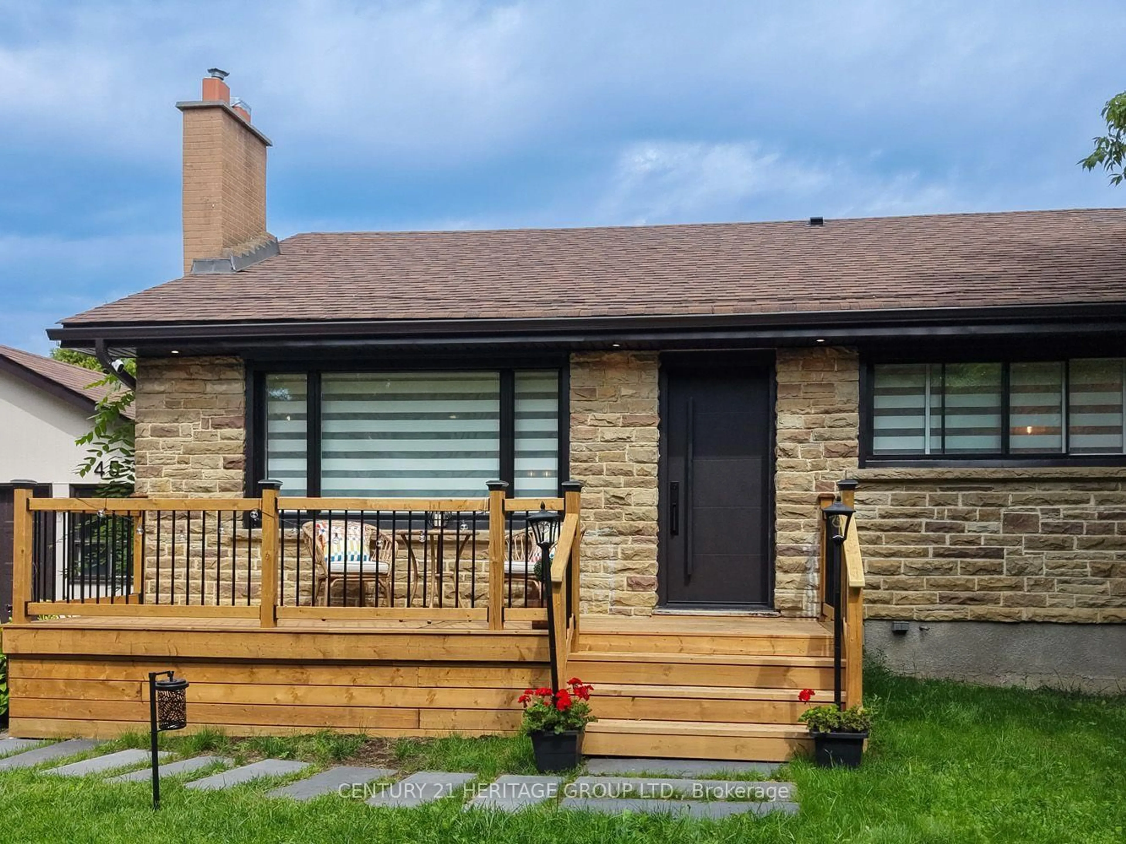 Home with brick exterior material, street for 45 William St, King Ontario L7B 1L1