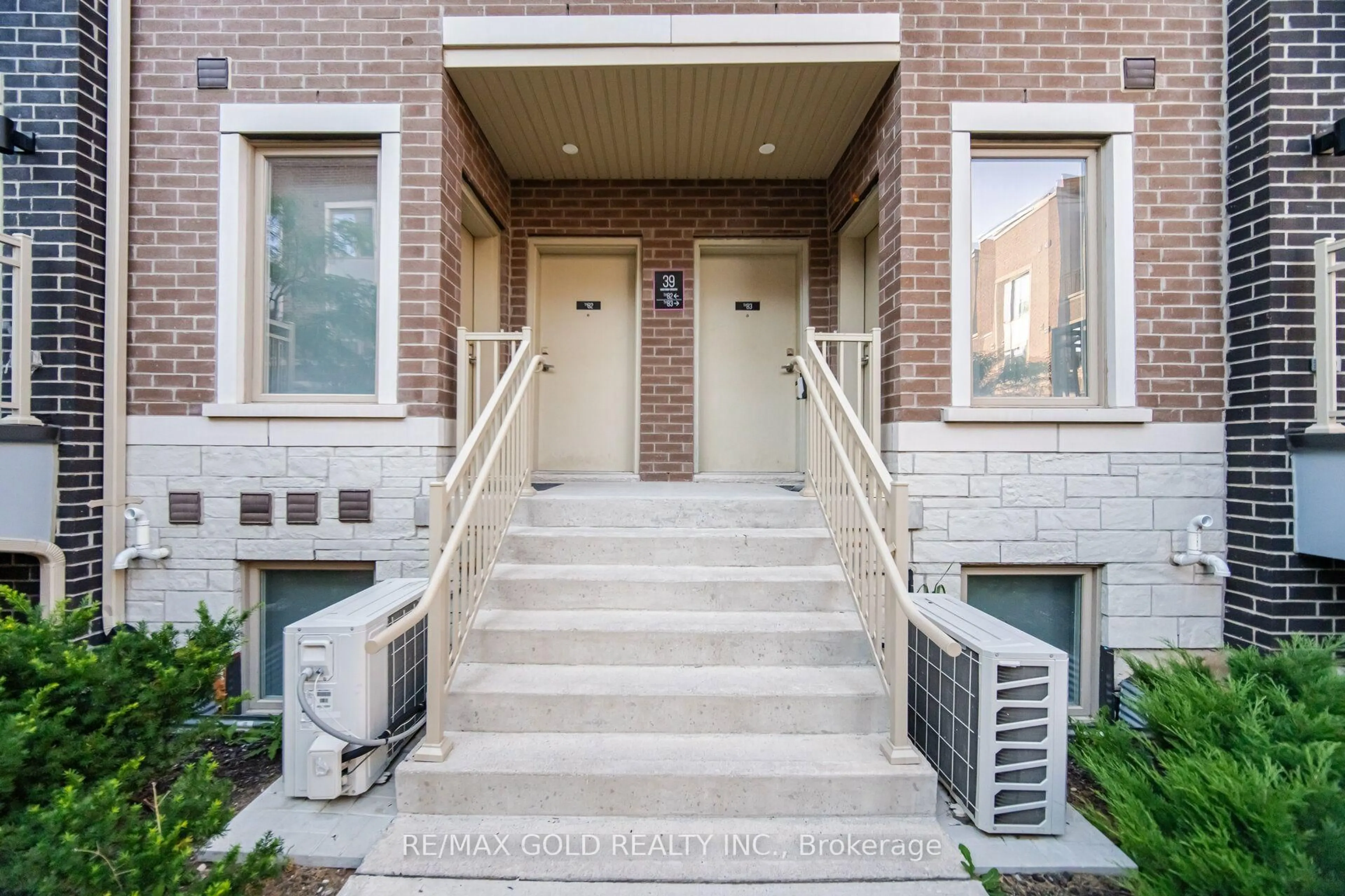 Unknown for 39 Honeycrisp Cres #TH83, Vaughan Ontario L4K 0N1