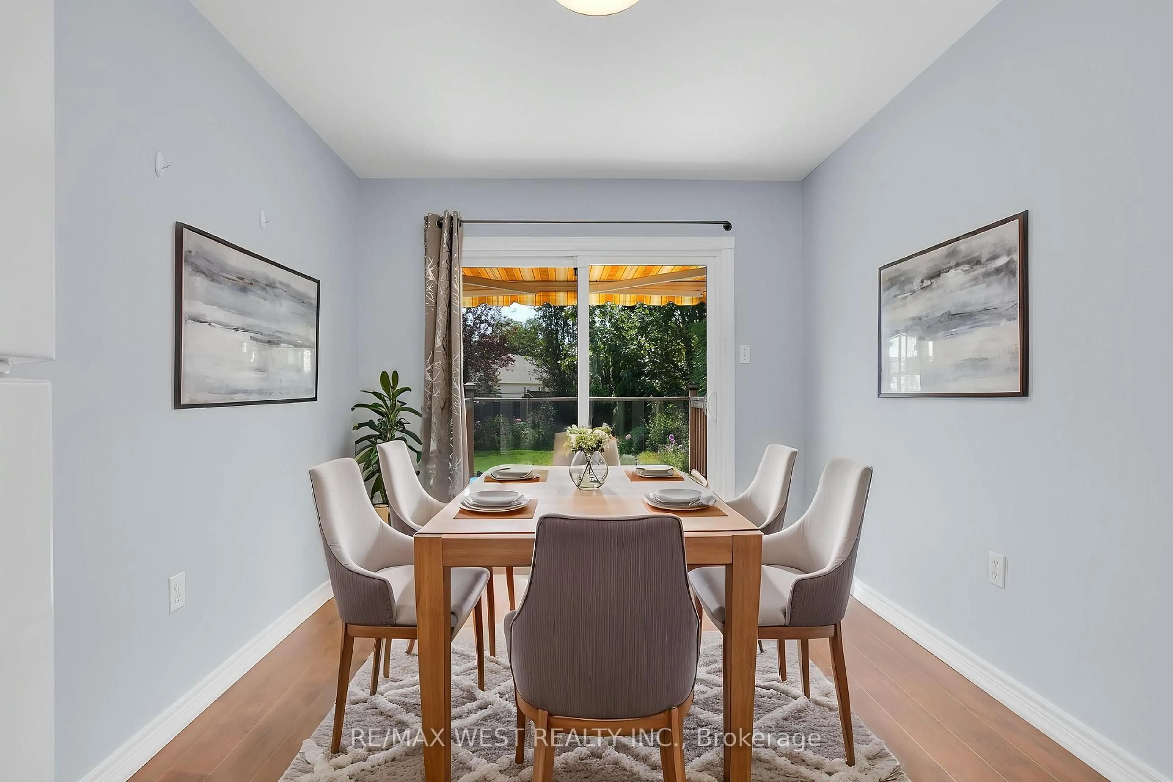Dining room, unknown for 623 Glen Cedar Cres, Innisfil Ontario L9S 2J4