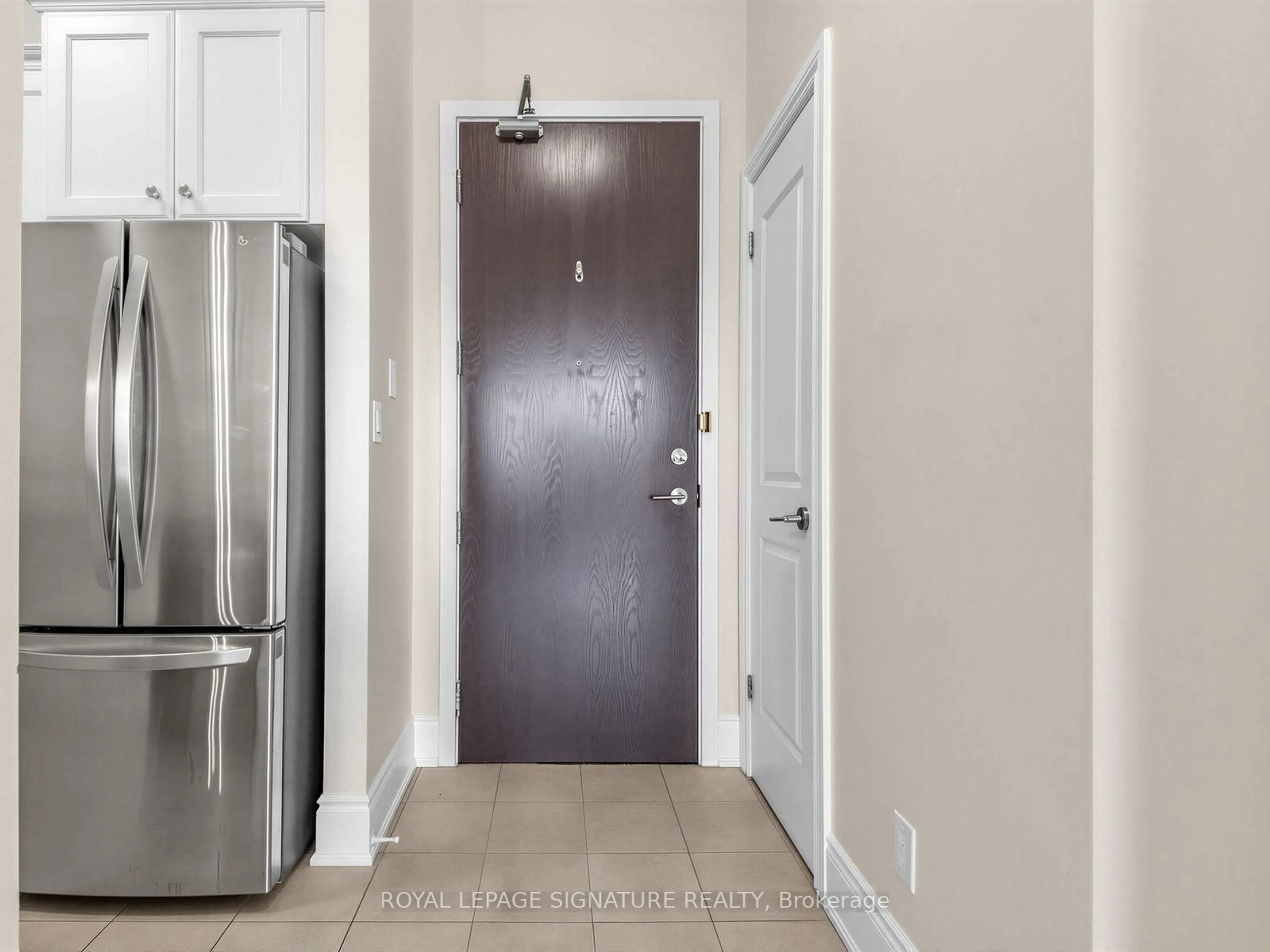 Indoor entryway for 281 Woodbridge Ave #PH611, Vaughan Ontario L4L 0C6