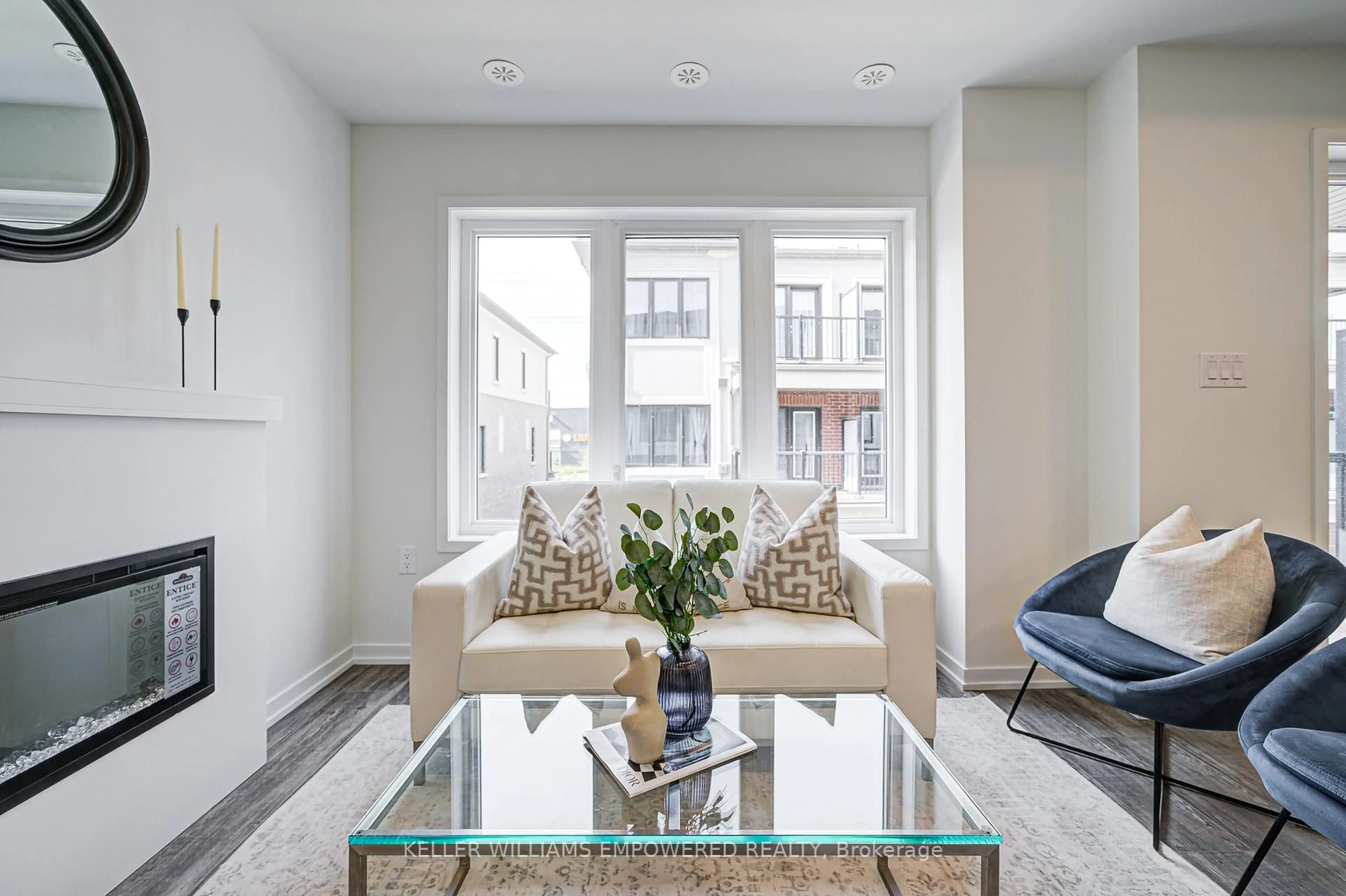 Living room with furniture, unknown for 73 Matawin Lane, Richmond Hill Ontario L4S 1P4