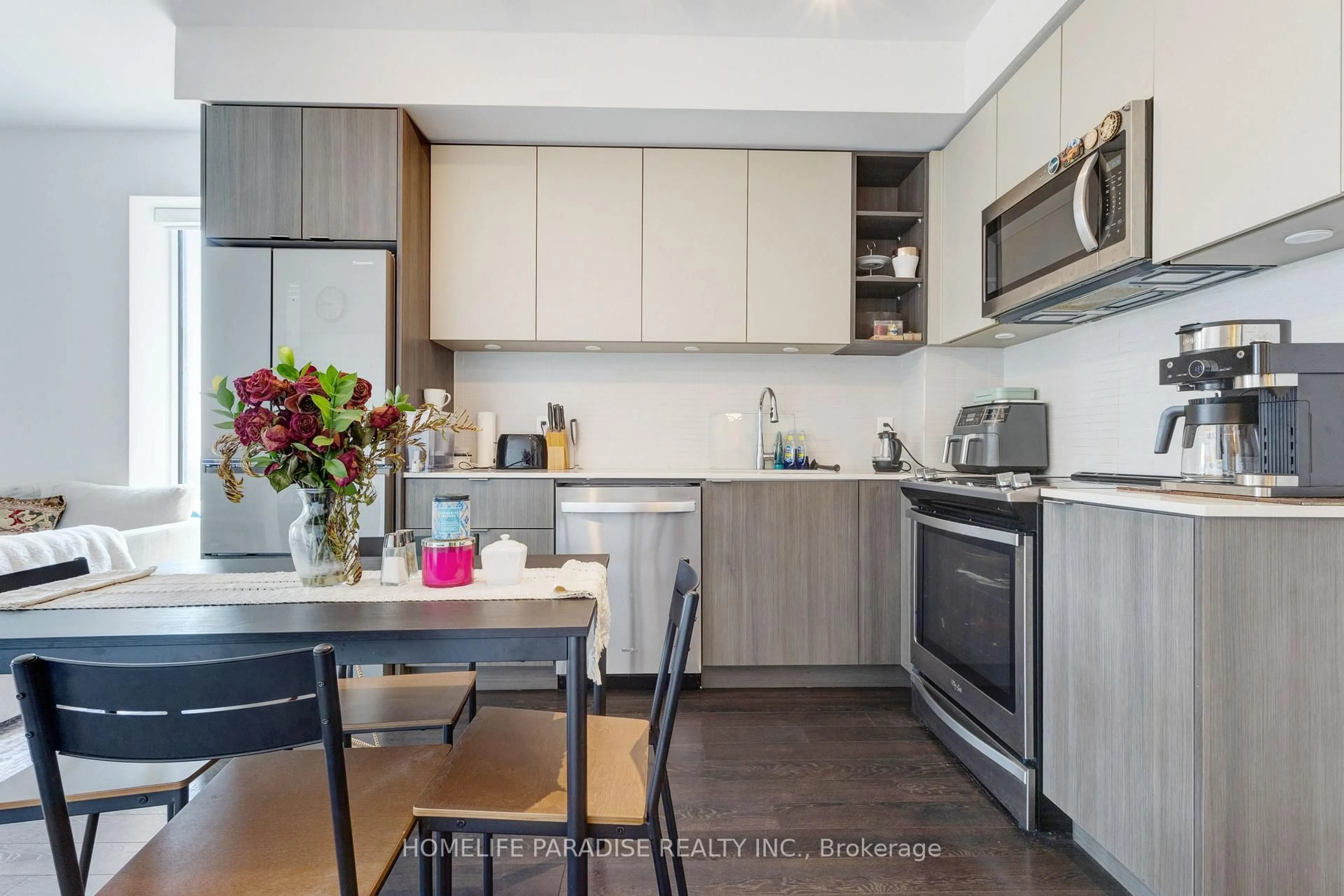 Standard kitchen, unknown for 100 Eagle Rock Way #319, Vaughan Ontario L6A 5B9