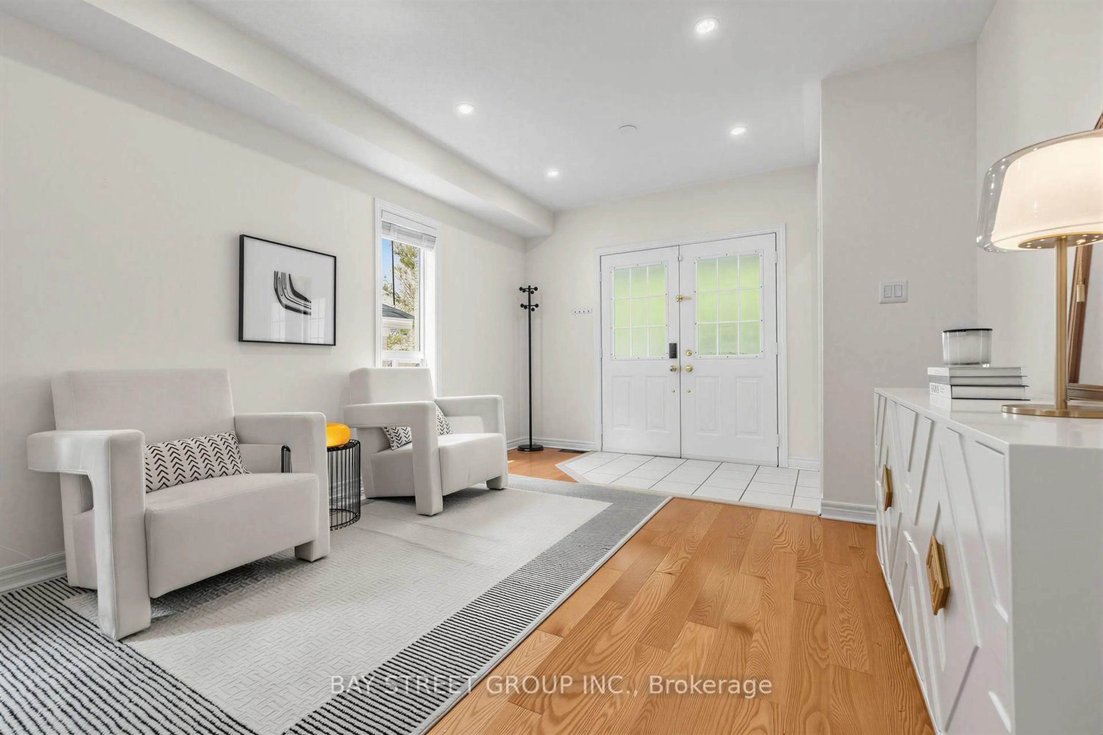 Indoor entryway for 37 Mynden Way, Newmarket Ontario L3X 3A7
