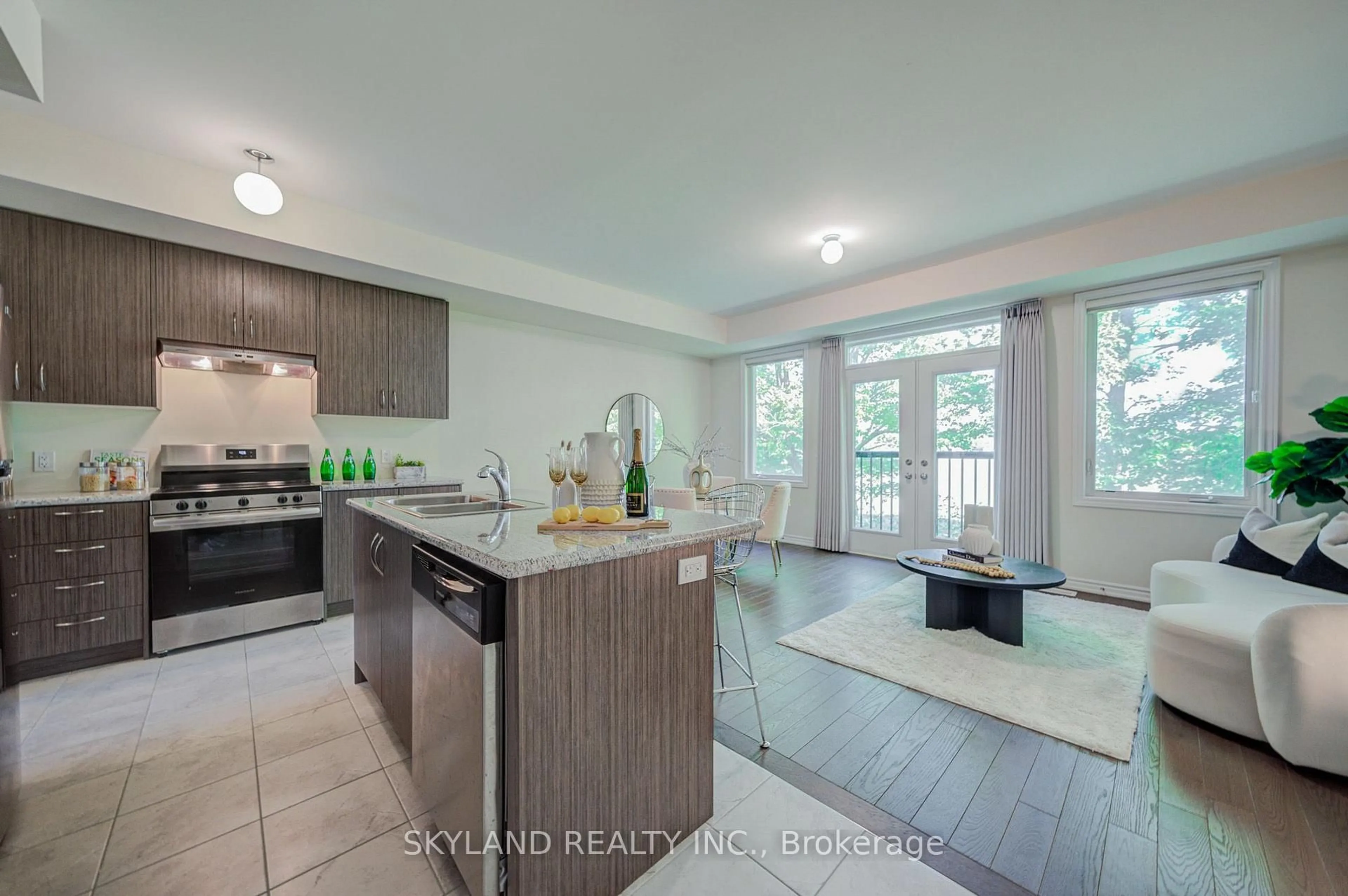 Open concept kitchen, ceramic/tile floor for 66 Puisaya Dr, Richmond Hill Ontario L4E 1L2