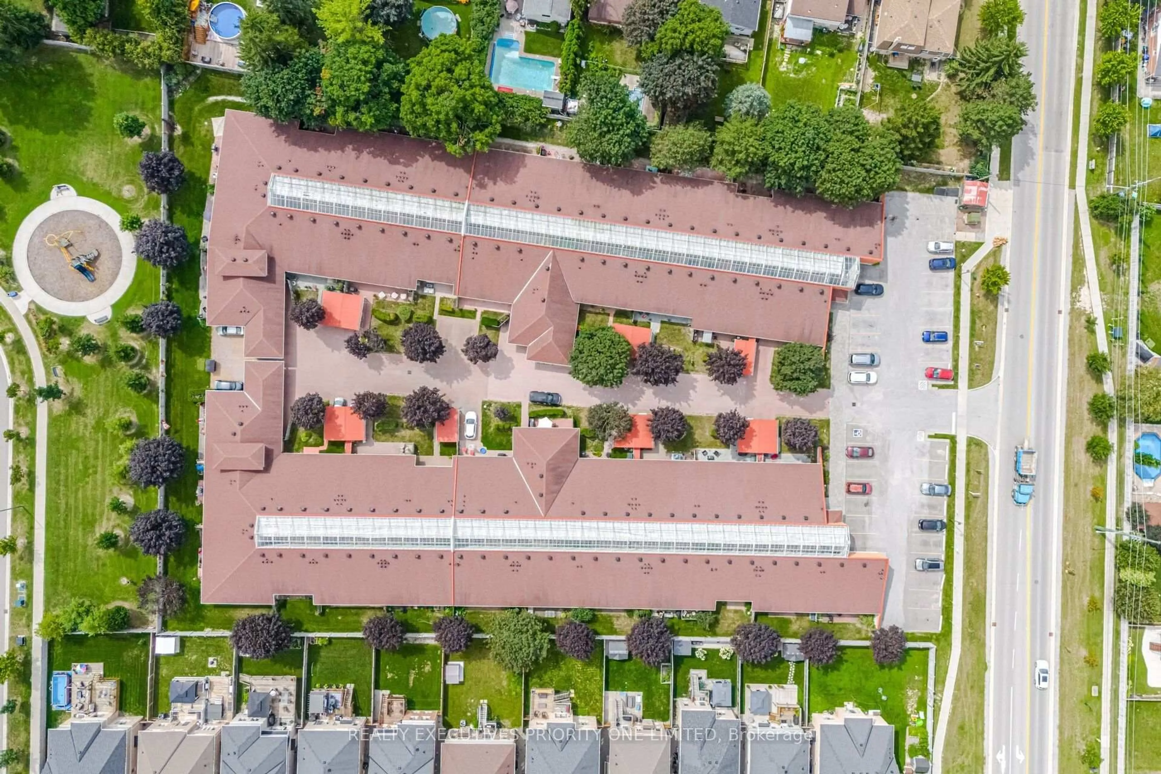 A pic from outside/outdoor area/front of a property/back of a property/a pic from drone, street for 77 Mill St #2, New Tecumseth Ontario L0G 1W0