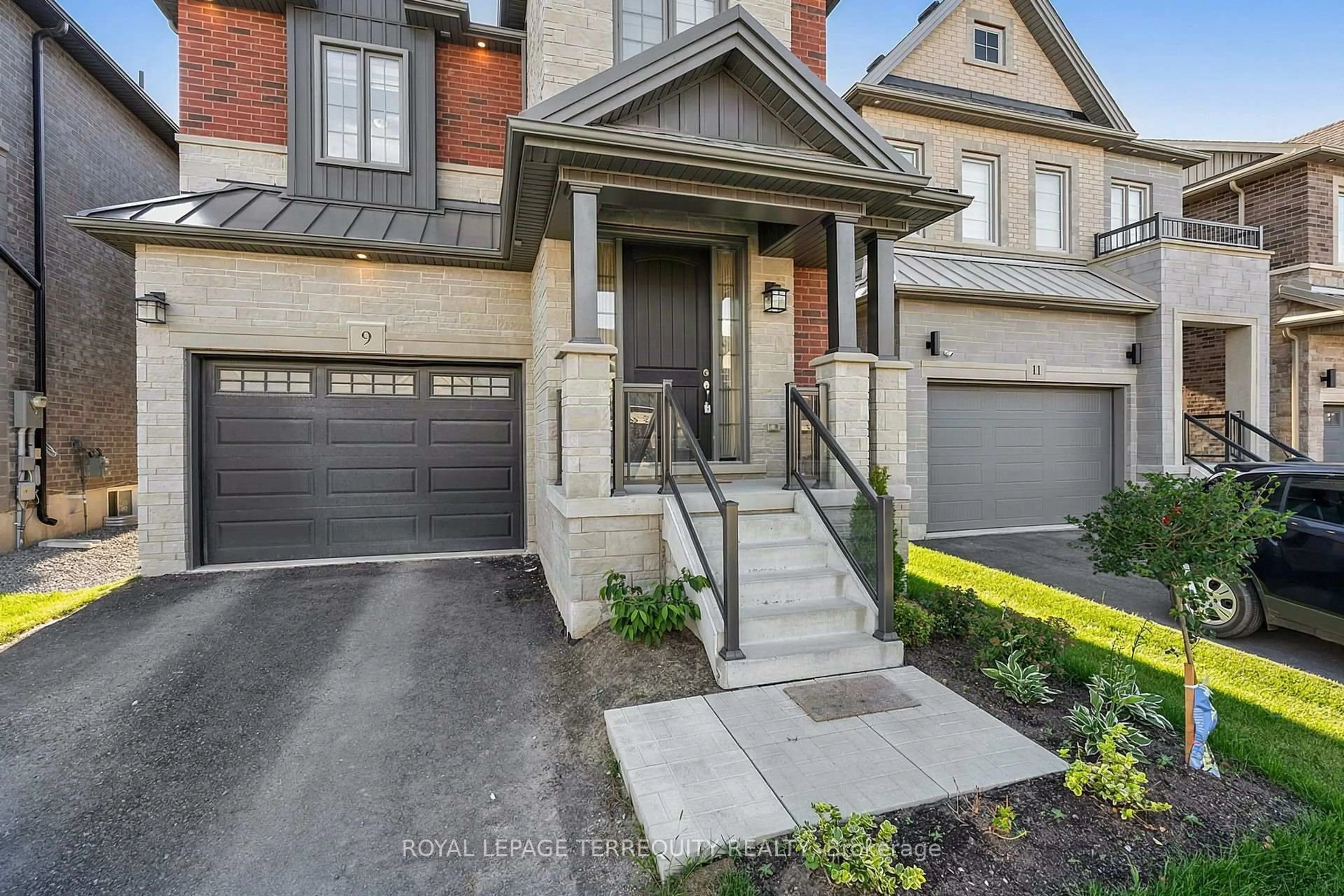 Home with brick exterior material, street for 9 Kiernan Cres, New Tecumseth Ontario L9R 0V4
