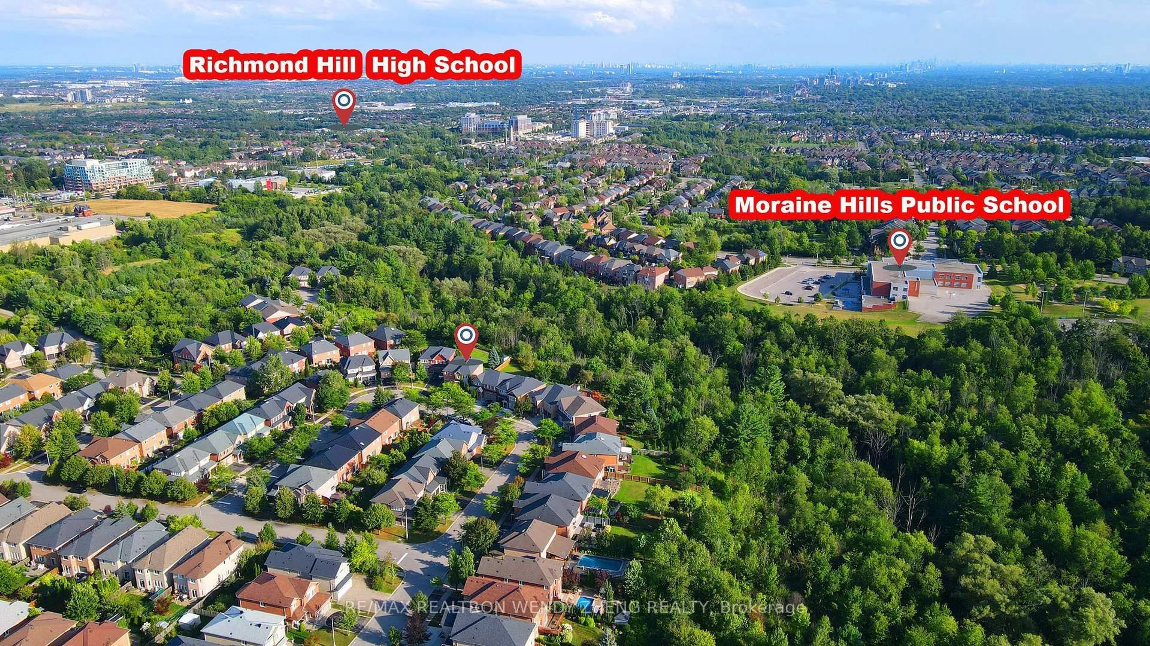 A pic from outside/outdoor area/front of a property/back of a property/a pic from drone, mountain view for 25 Terracotta Cres, Richmond Hill Ontario L4E 4S7