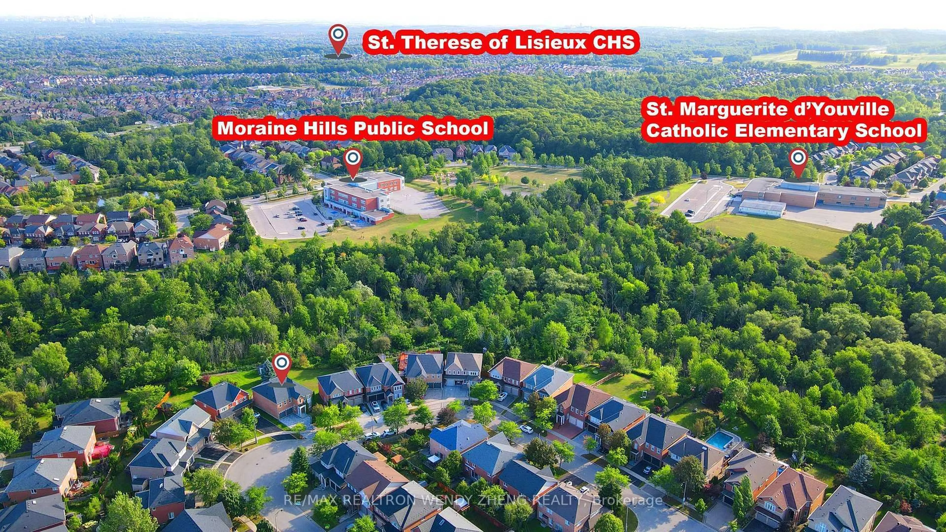 A pic from outside/outdoor area/front of a property/back of a property/a pic from drone, street for 25 Terracotta Cres, Richmond Hill Ontario L4E 4S7
