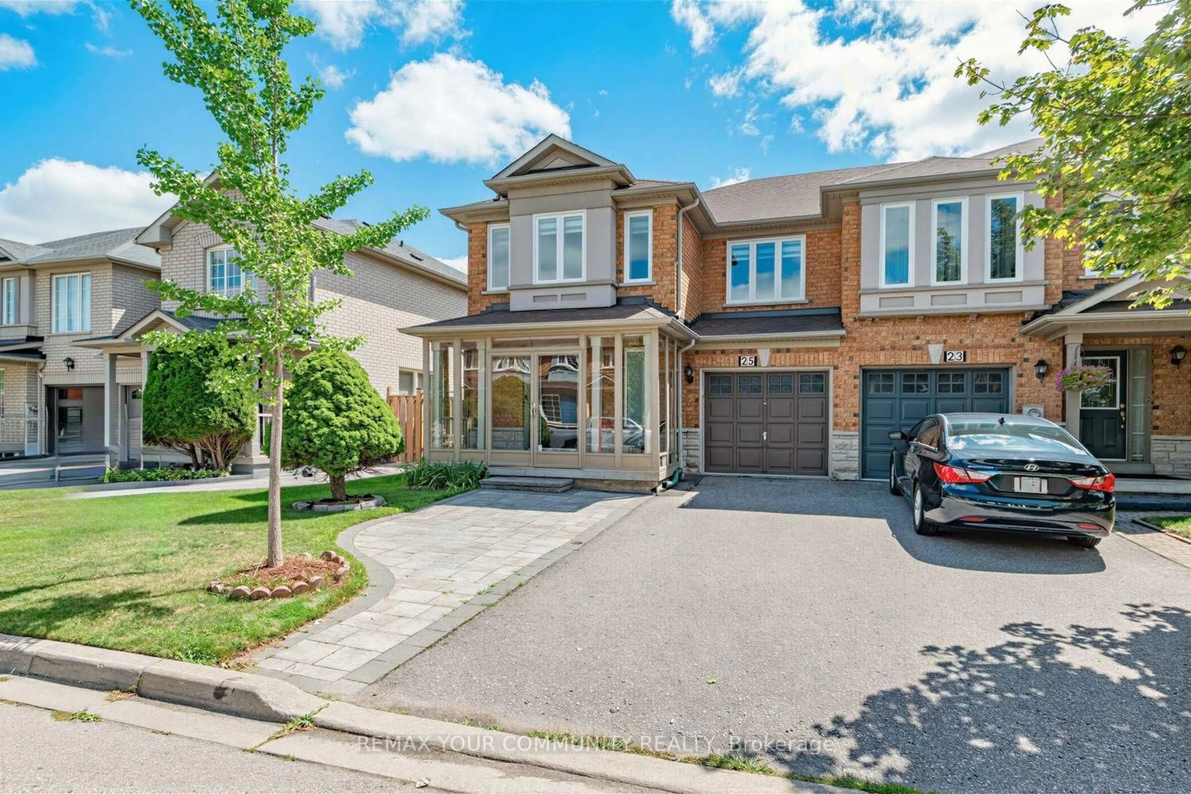 Home with brick exterior material, street for 25 Bassett Ave, Richmond Hill Ontario L4B 4J9