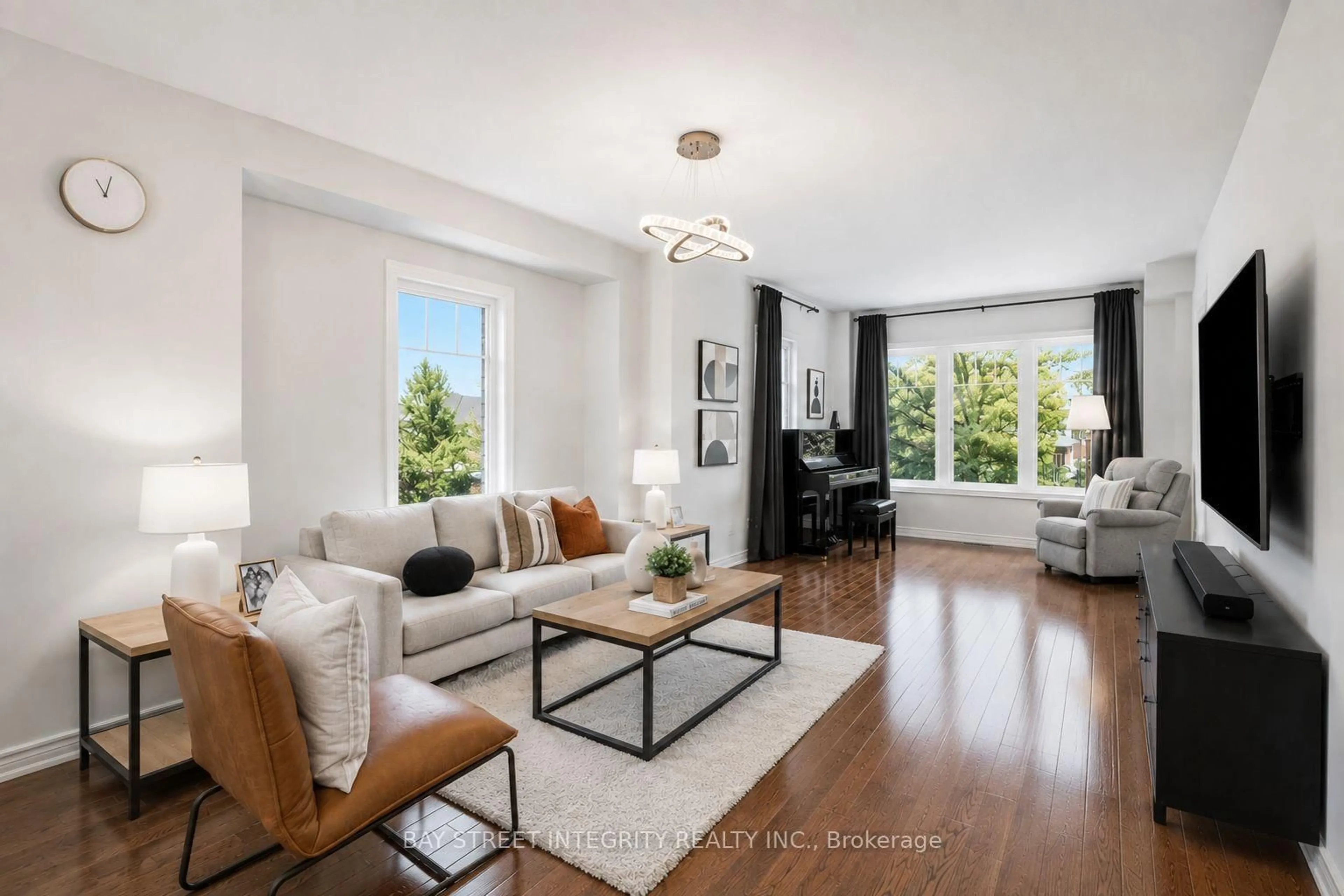 Living room with furniture, unknown for 980 Millard St, Whitchurch-Stouffville Ontario L4A 0T2