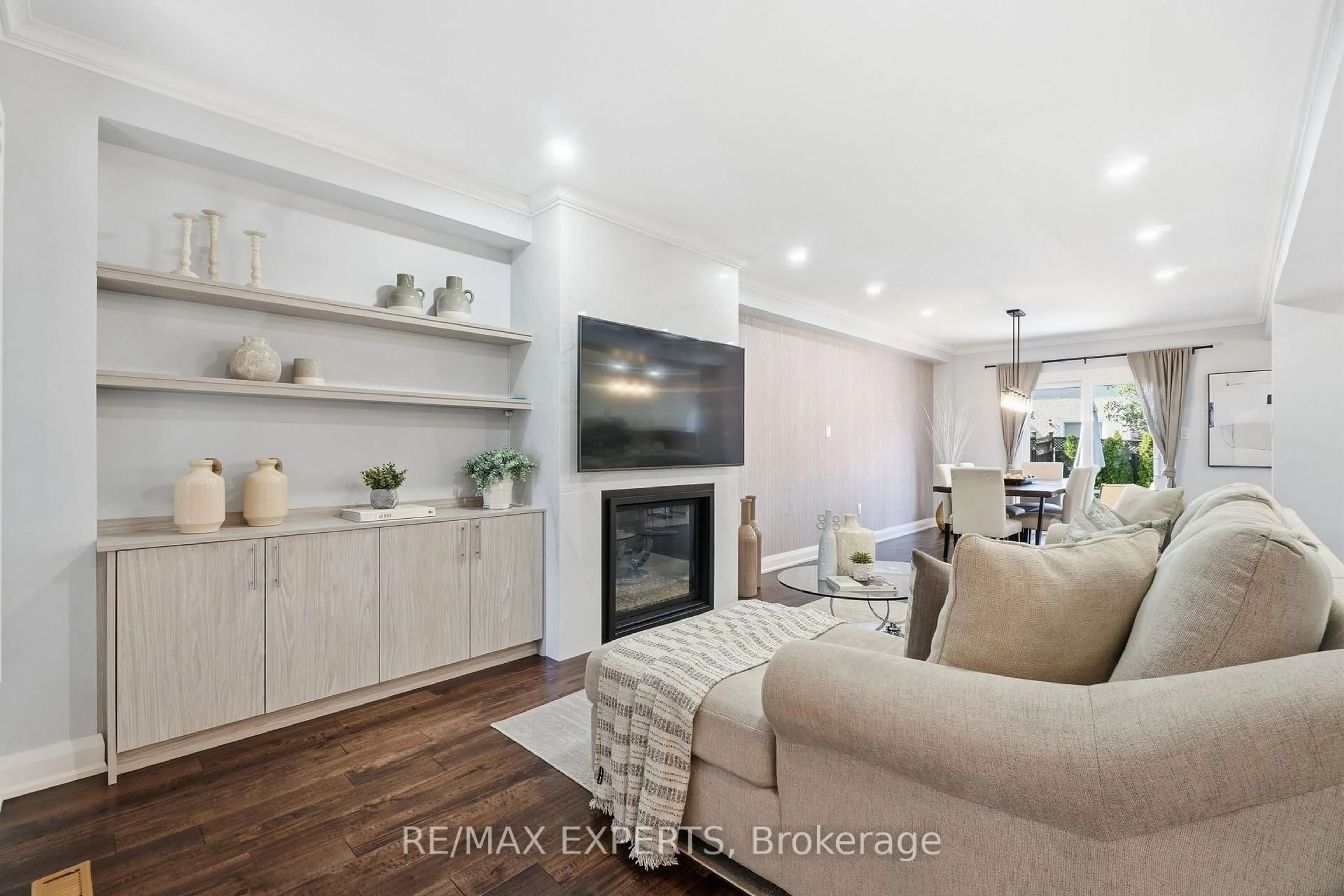 Living room with furniture, unknown for 46 Princeton Gate, Vaughan Ontario L6A 2R7