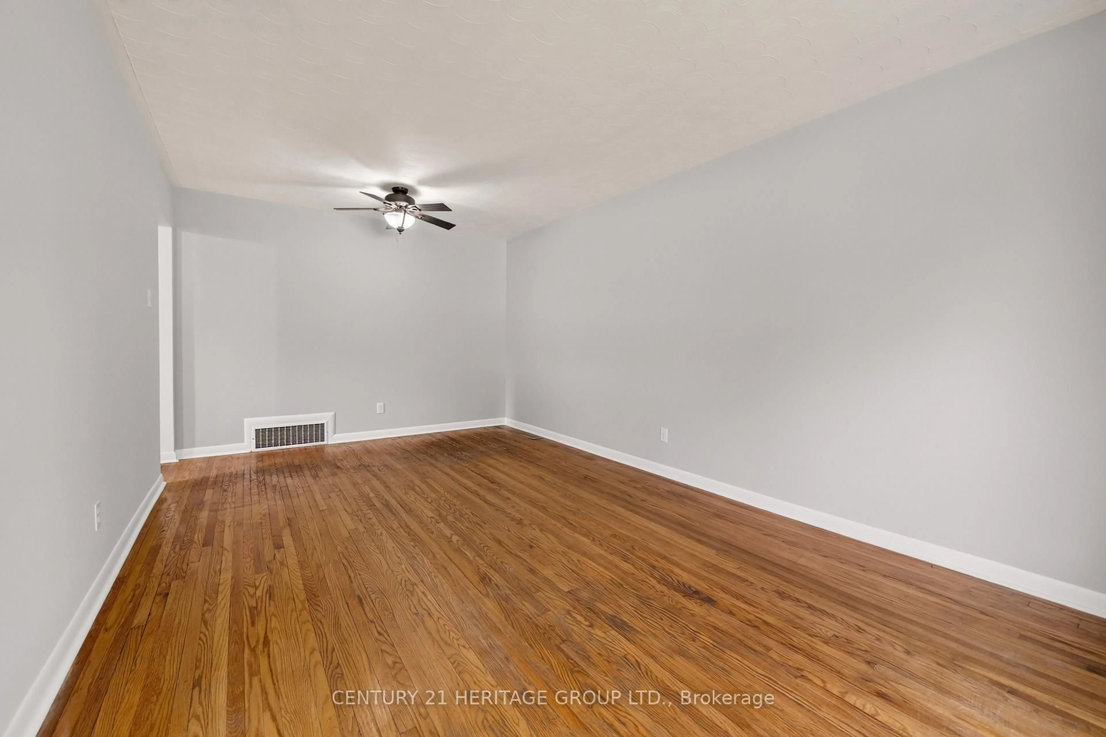 A pic of a room for 72 Kulpin Ave, Bradford West Gwillimbury Ontario L3Z 1T7