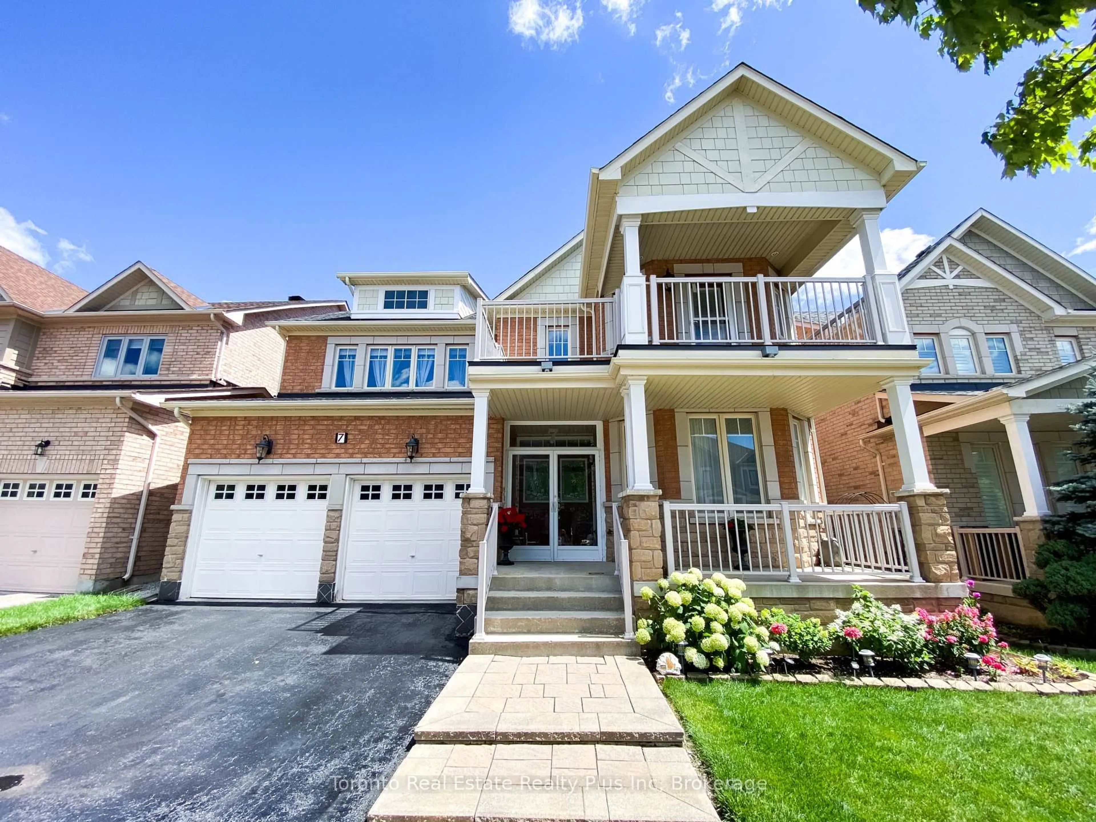 Home with brick exterior material, street for 7 Braehead Dr, Richmond Hill Ontario L4E 0B5