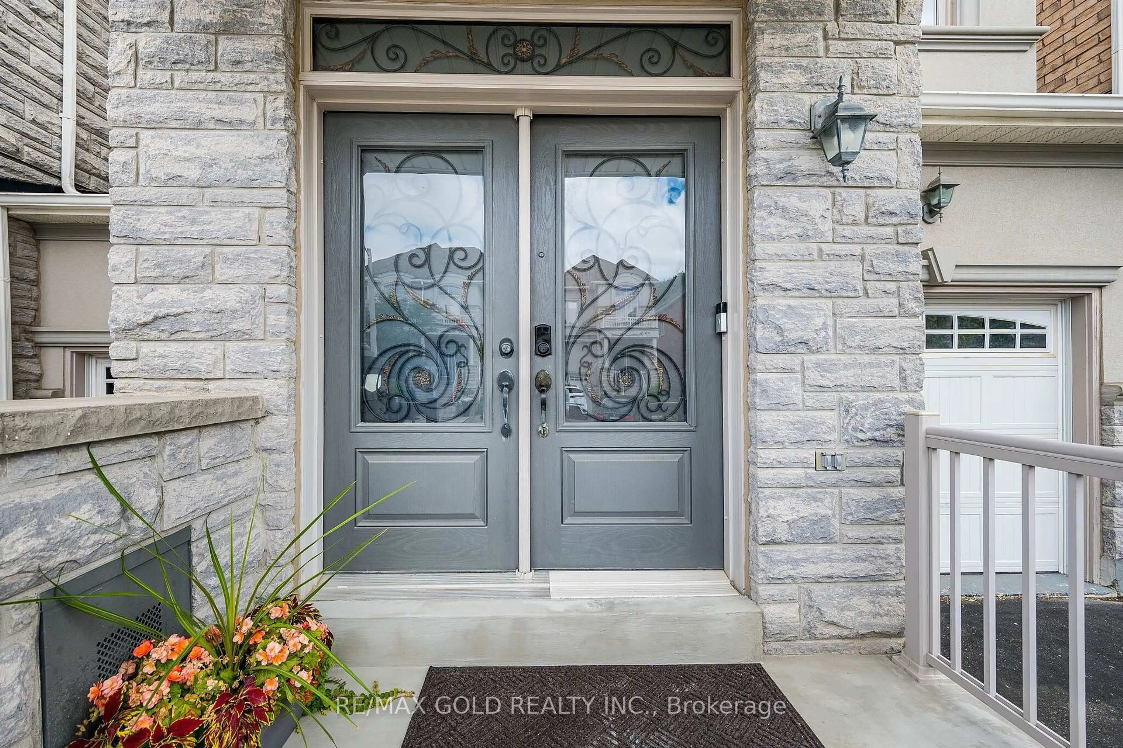 Indoor entryway for 80 Bristlewood Cres, Vaughan Ontario L4J 9K9