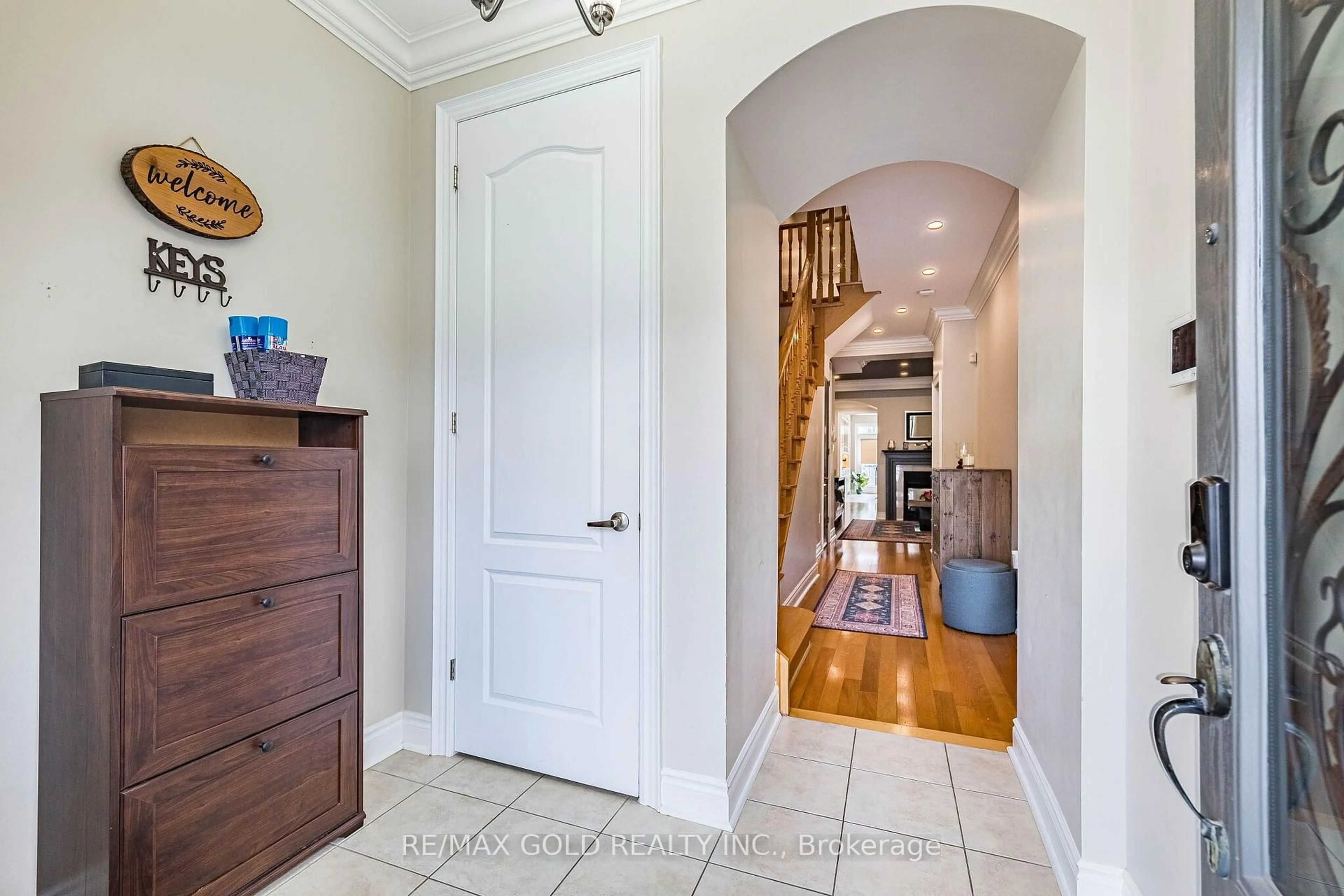Indoor entryway for 80 Bristlewood Cres, Vaughan Ontario L4J 9K9